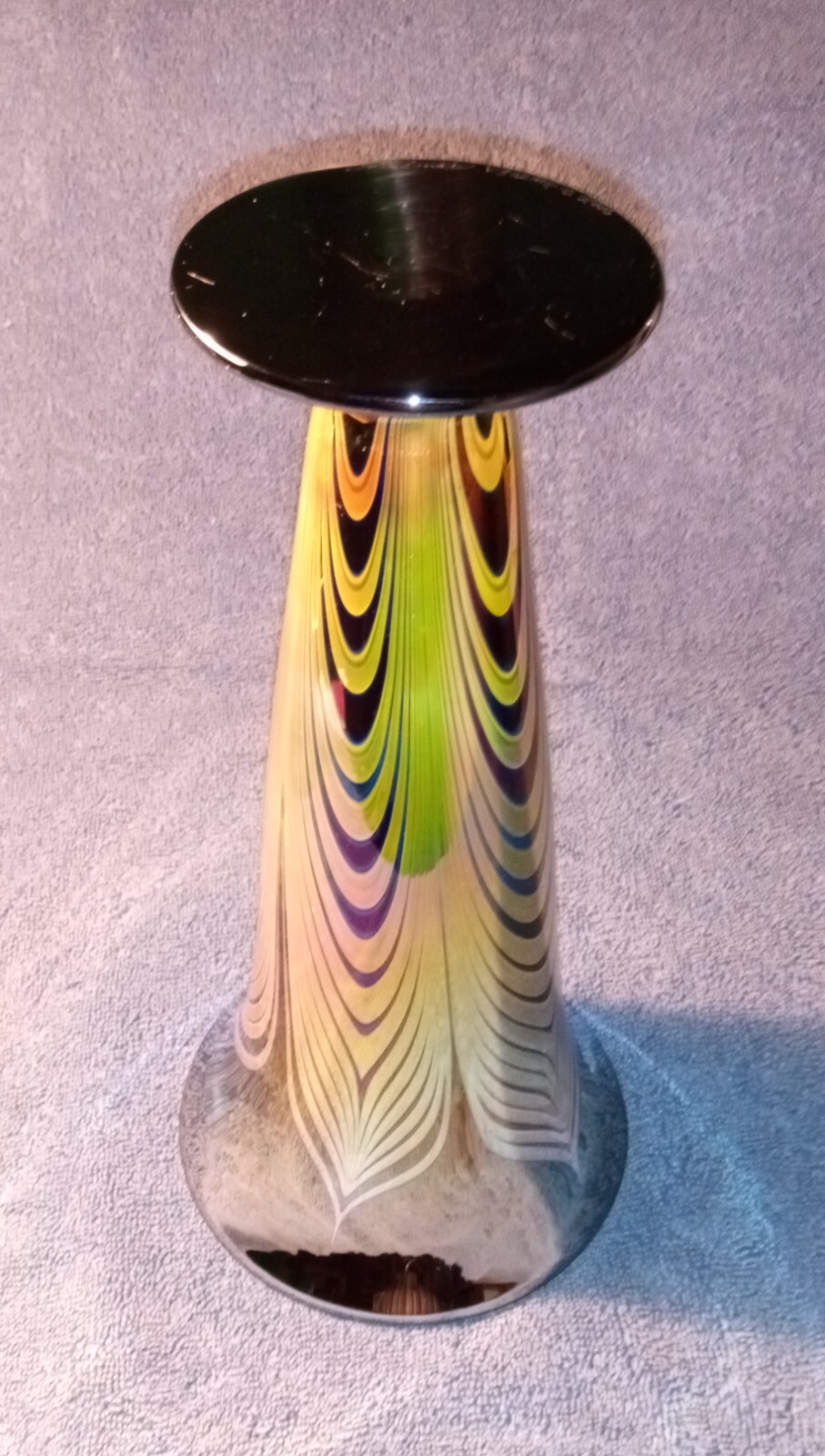 Signed 2006 Stuart Abelman V302MG-C Iridescent Feather Art Glass Vase 10-3/4″
