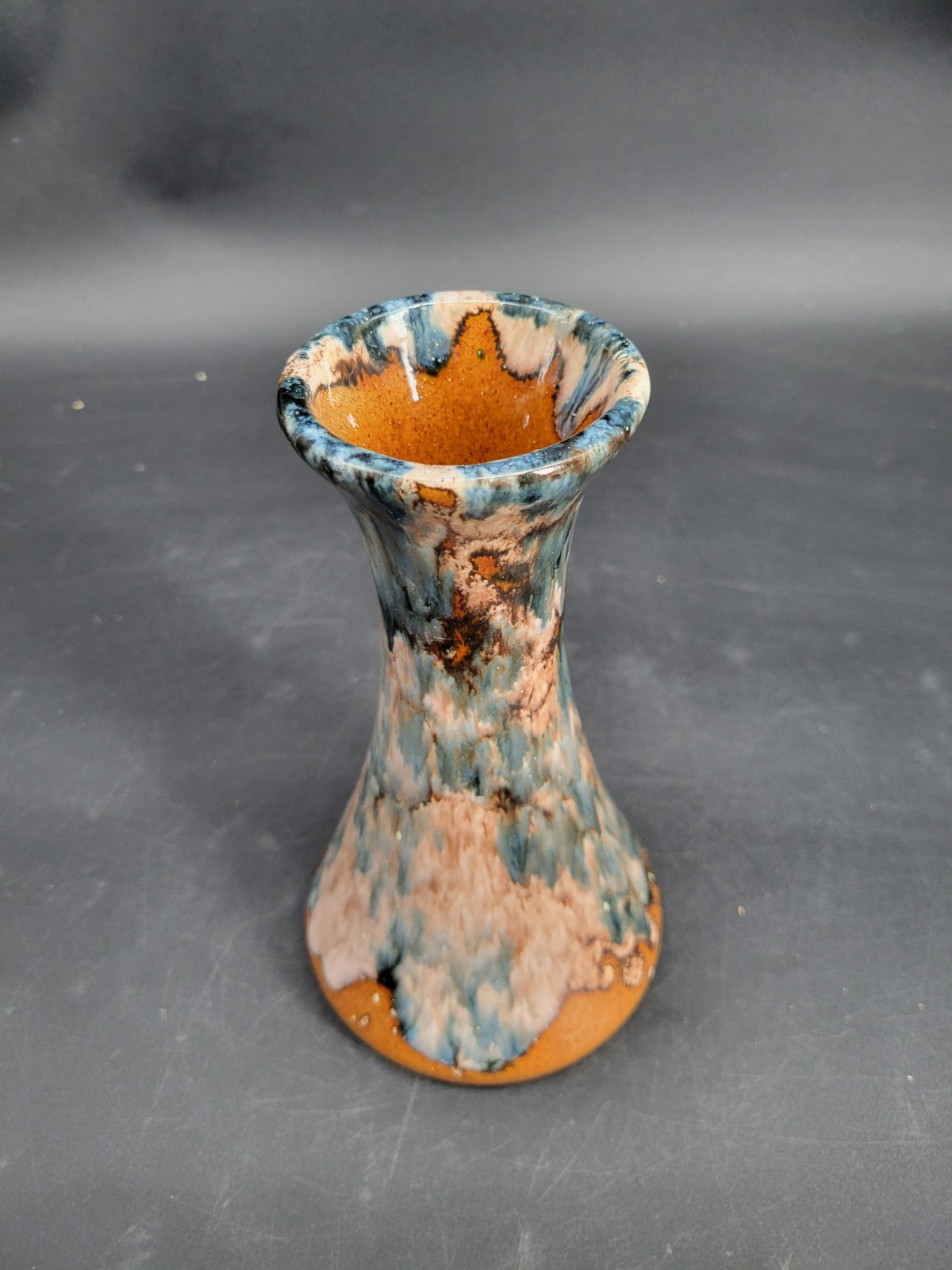Beautiful , Vintage Brush McCoy Art Pottery Brown Onyx Art Vase #064 8.25 Inches