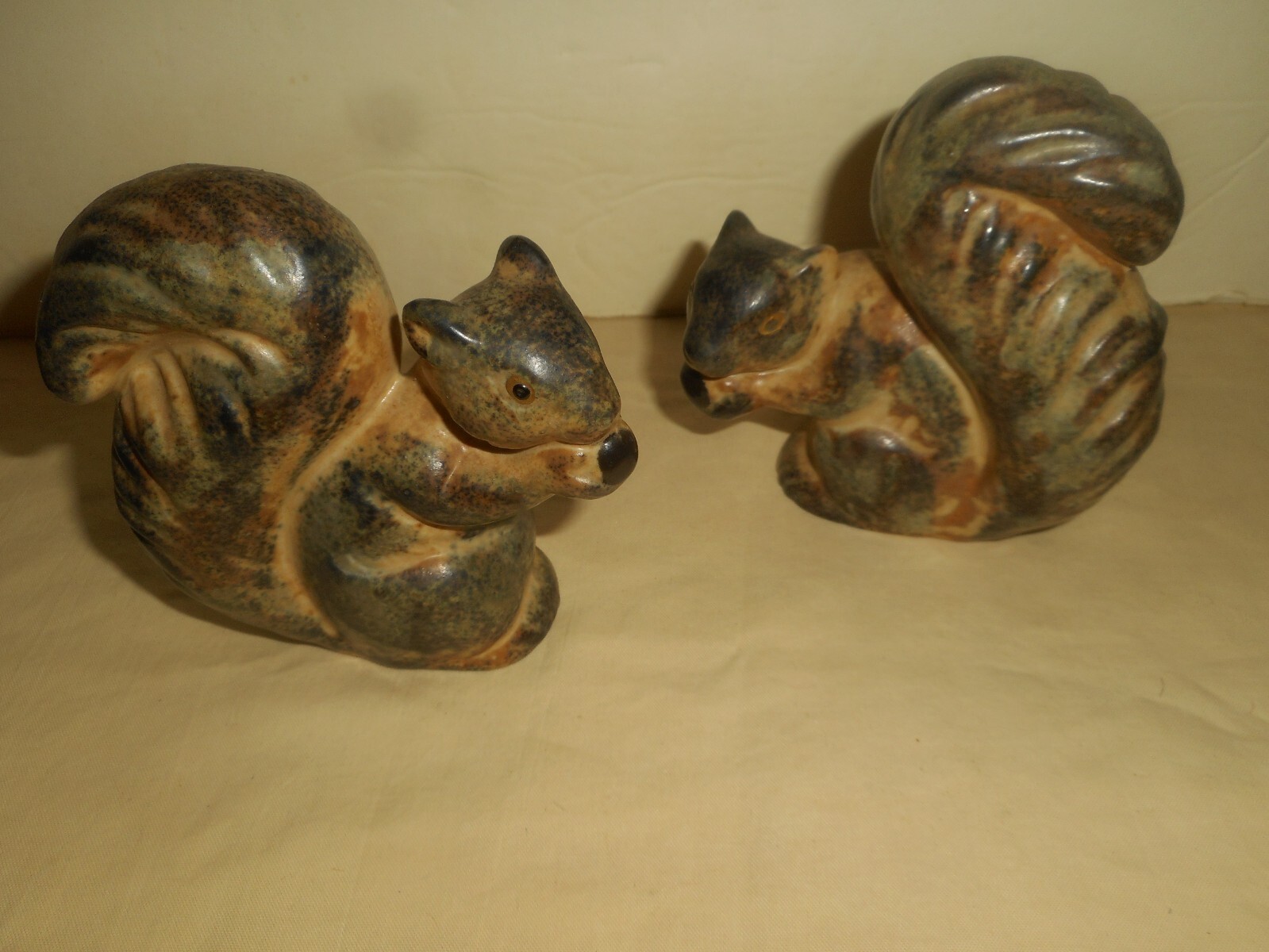 Vintage Pottery SQUIRREL Figurines 2 MISTLETOE Christmas Shop Wickford RI Labels