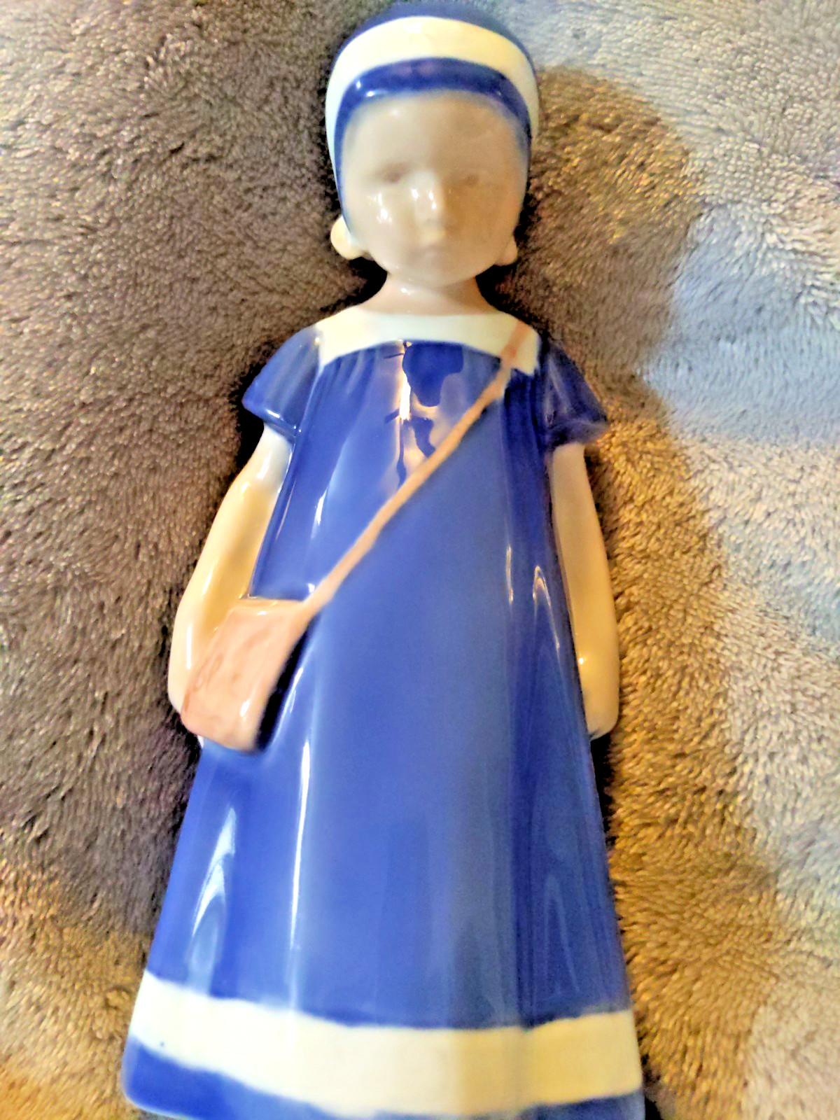 Vintage BING & GRONDAHL Denmark # 1574 Little Girl ELSE 7″ Porcelain Figurine