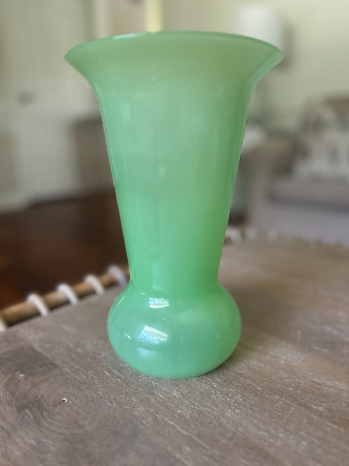 Rare Fenton jadeite/clambroth/jade green large vase #184 unmarked