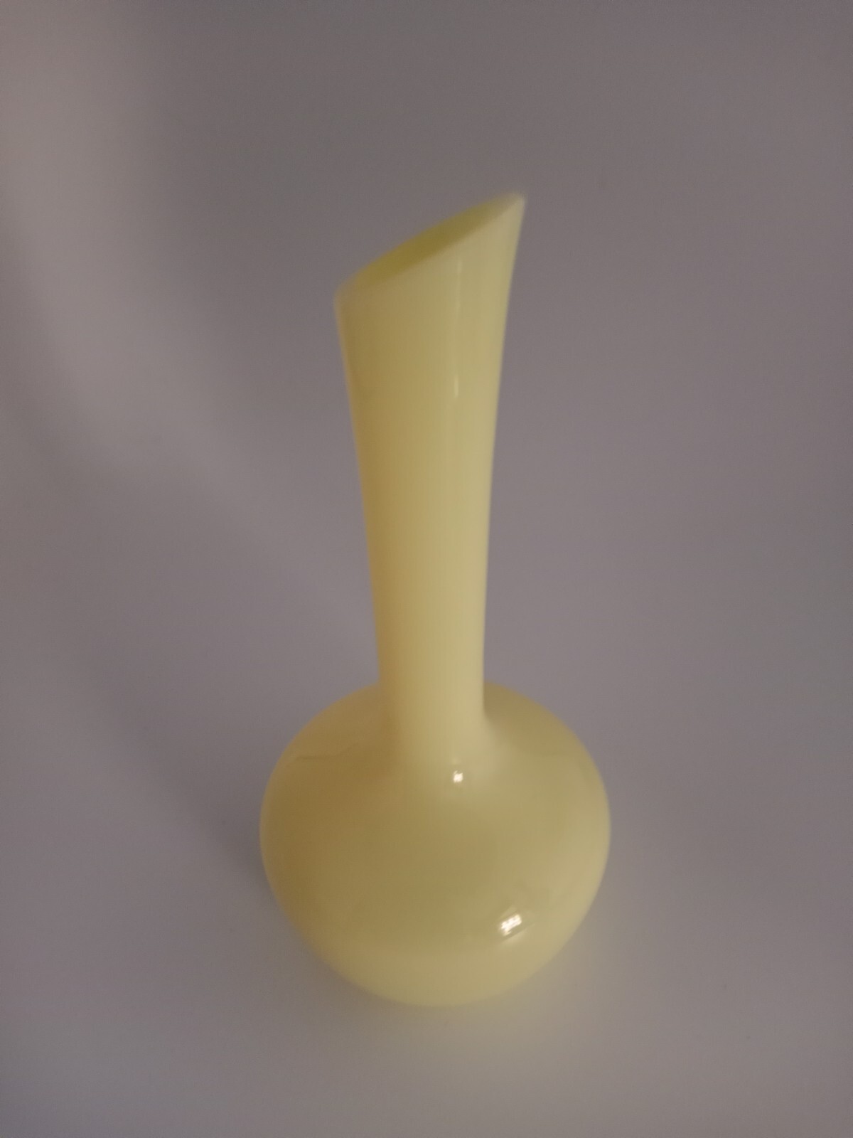 Lindshammer Gunnar Art Glass Yellow Bud Vase