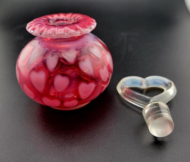 Fenton Cranberry Opalescent Heart Optic Glass Perfume Bottle Vintage Hearts