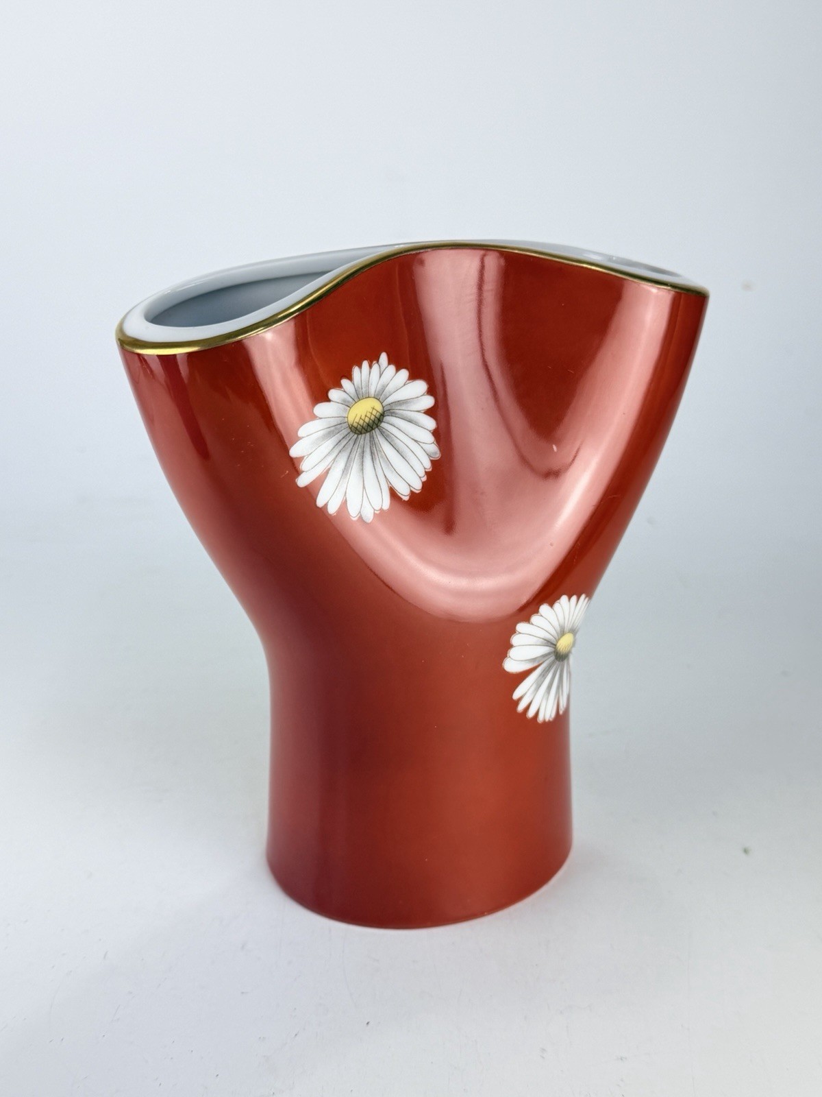 Vintage Noritake Red Nippon Toki Kaisha Sunset Daisy Flowers Vase, Pinched Top