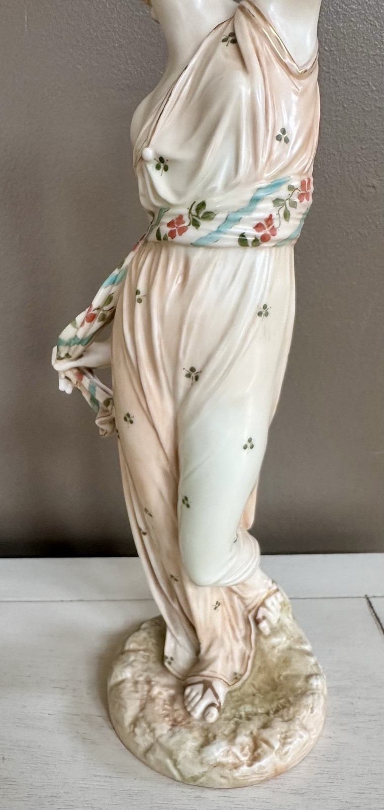ANTIQUE ROYAL WORCESTER BLUSH “LIBERTY” WOMAN DOVE FIGURINE FIGURE 16″ LARGE