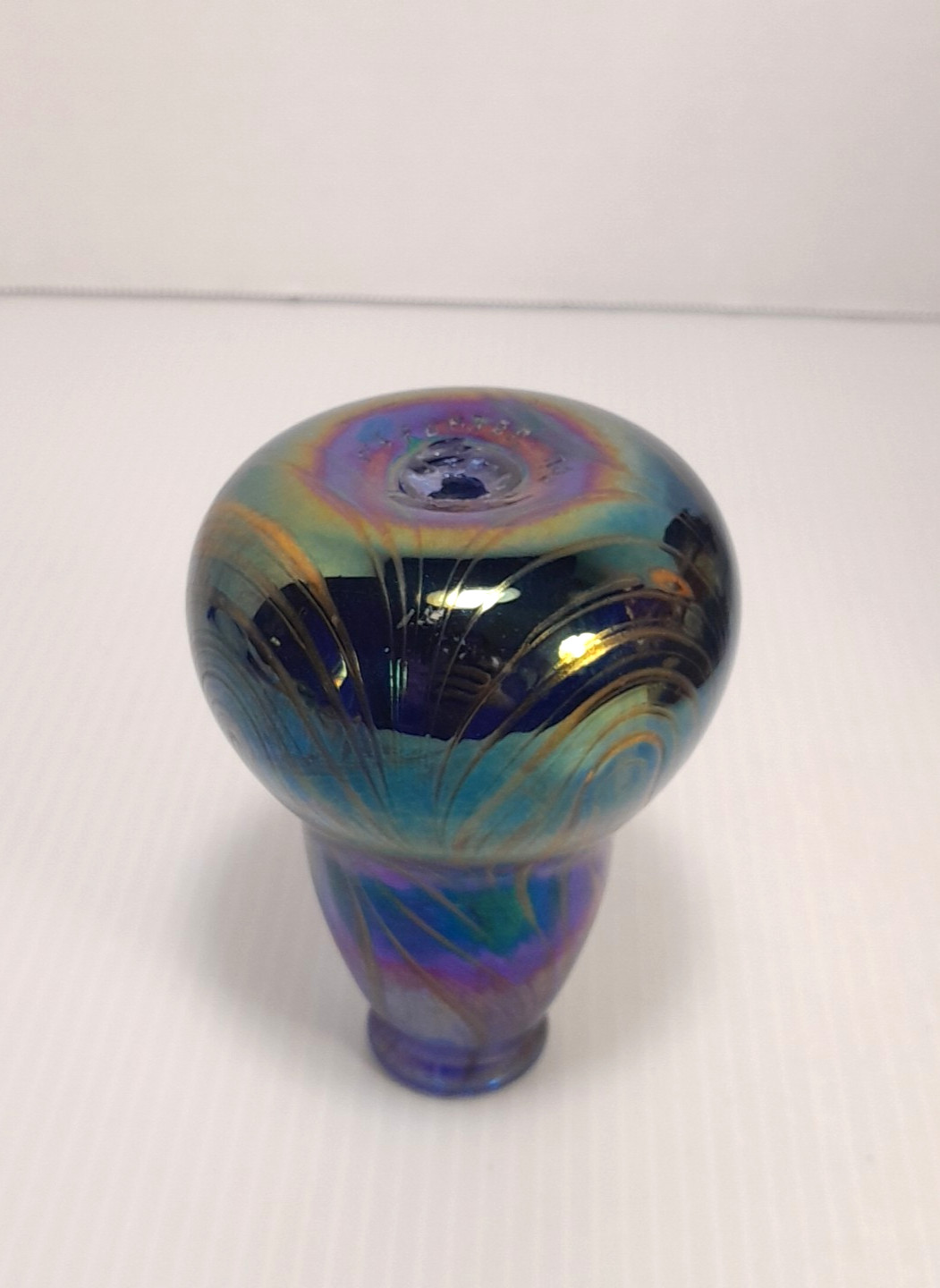 Vtg 1978 WE Porter Art Glass Inkwell Bottle Blue Iridescent Pulled Feather 3.75″
