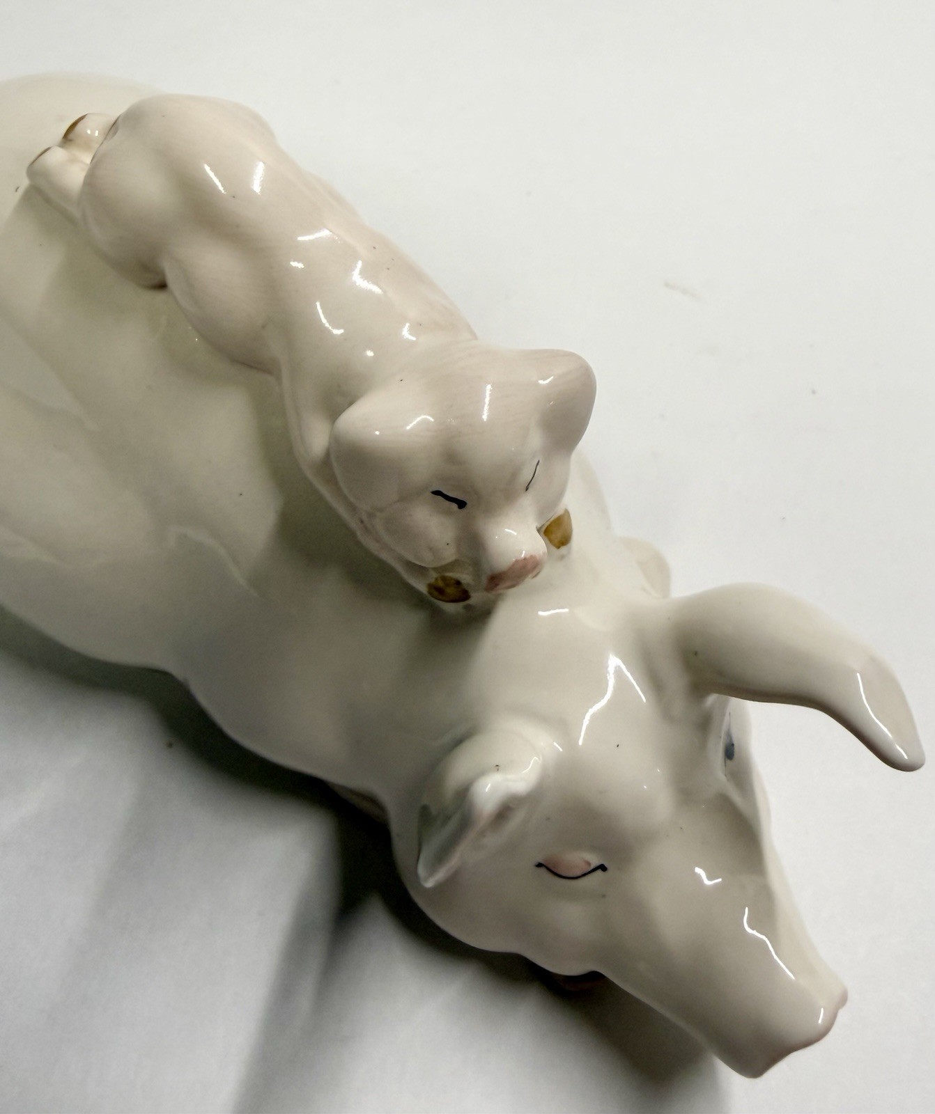 Vtg Beswick England 6.75” Mother Sow Pig & Piglet Piggy Back Porcelain Figurine