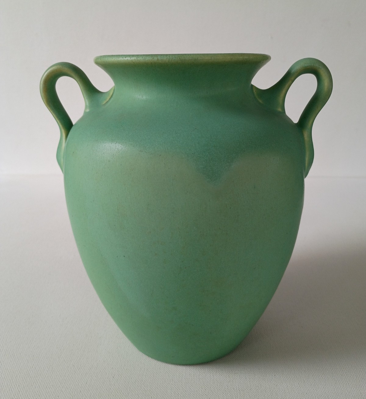 AMERICAN ARTS & CRAFTS MATTE GREEN TWO HANDLE 8″ VASE
