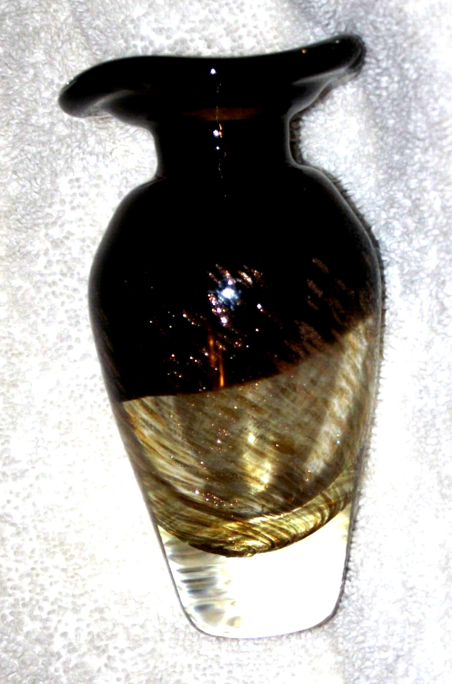 Solid Golden Swirl Hand Blown Glass Vase Paperweight Unbranded 5″ (13cm) Tall