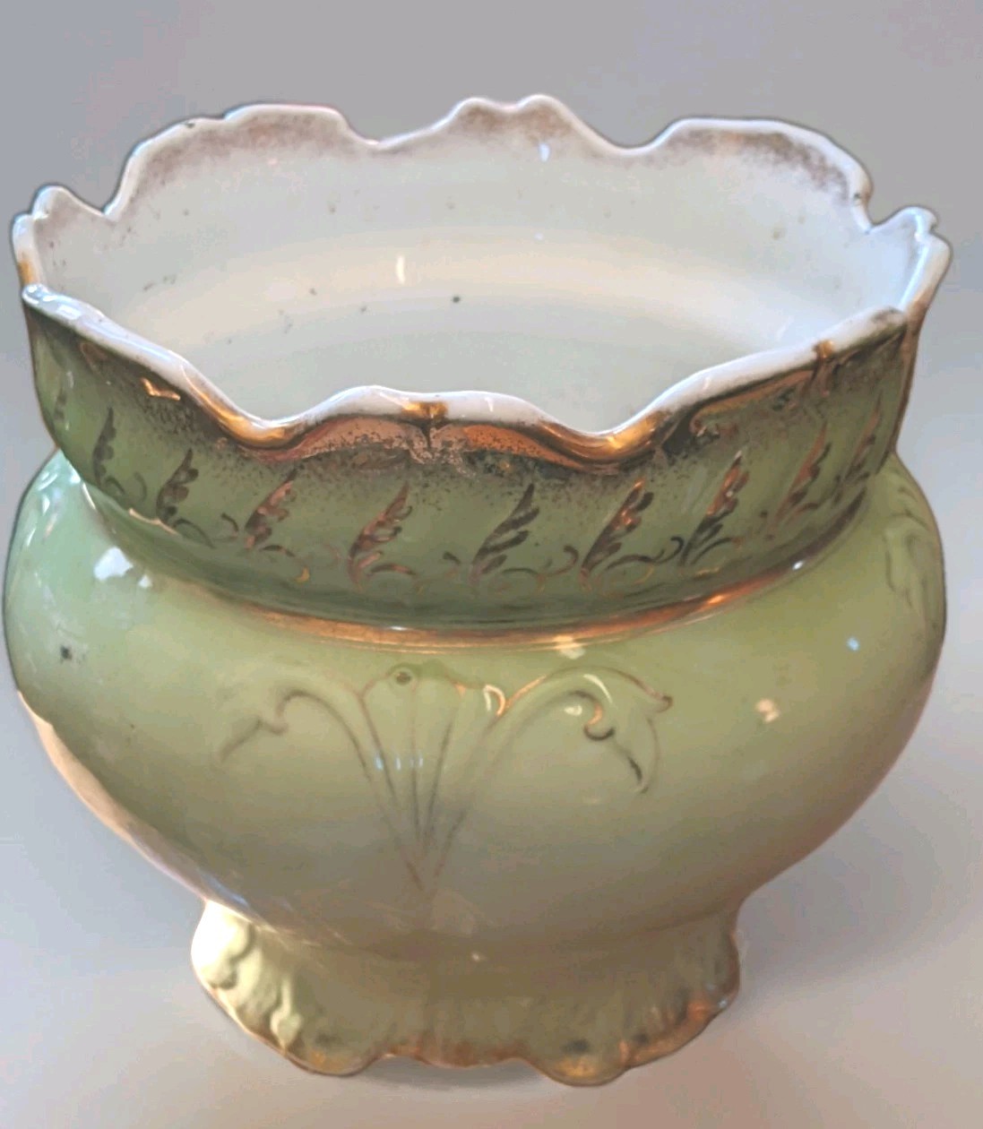 Rare Antique Knowles Taylor KTK Porcelain Jardiniere/Planter/Vase Gold Trim 8 In