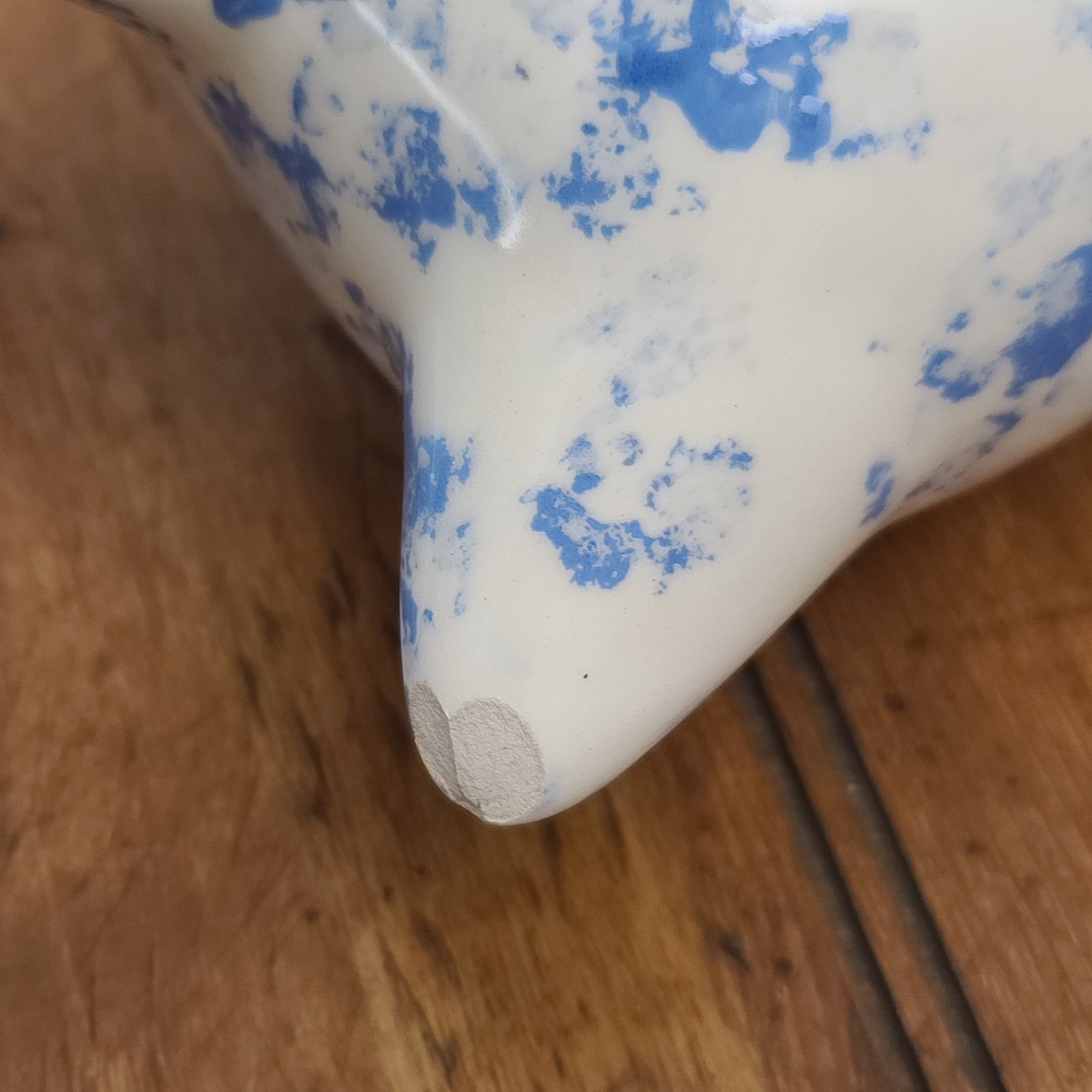 Vintage 1993 Large Ceramic Blue & White Spongeware Speckle Cat Figurine