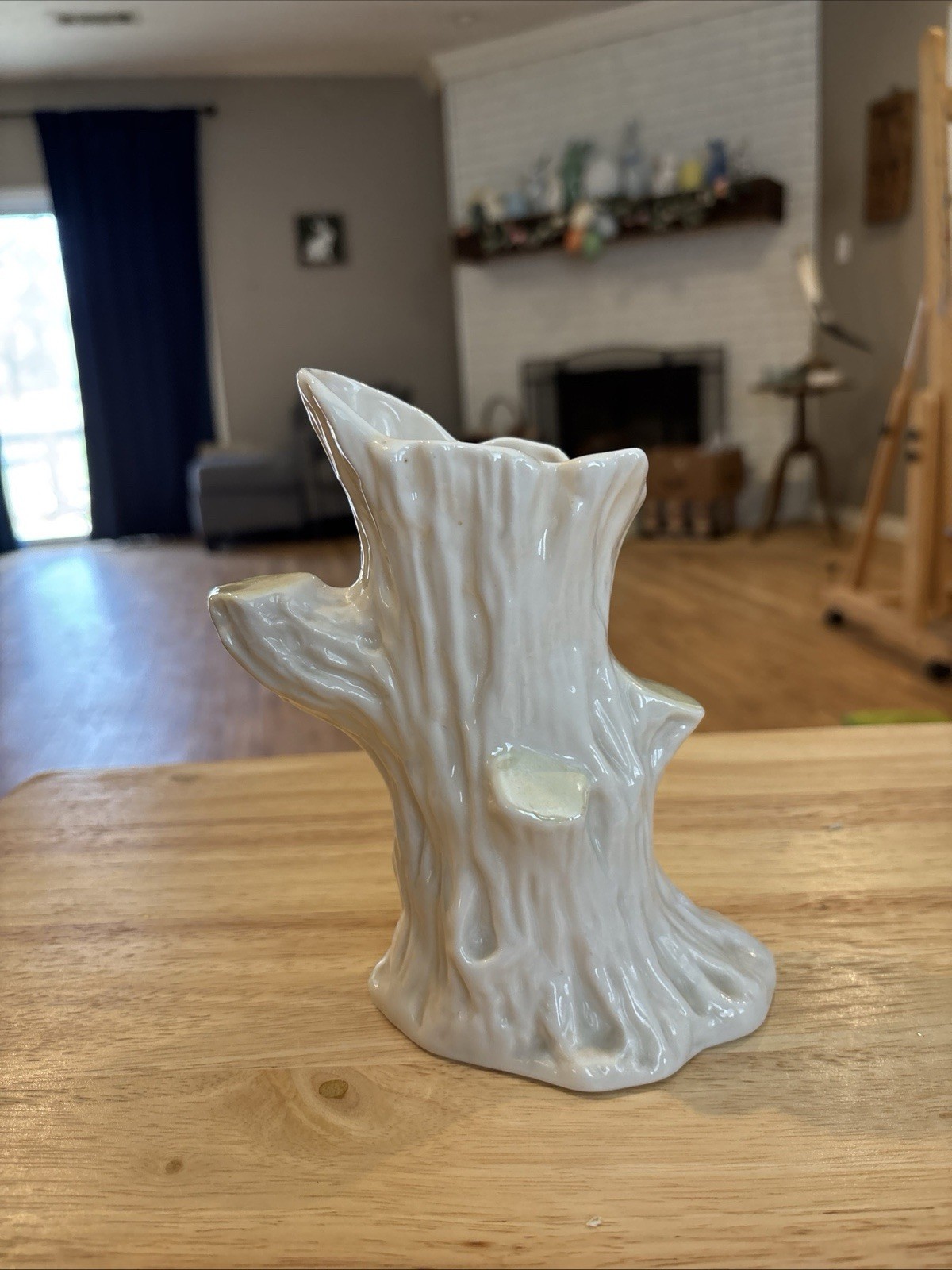 Belleek Tree Trunk Stump Shaped Off White Porcelain 6″ Bud Vase Figurine