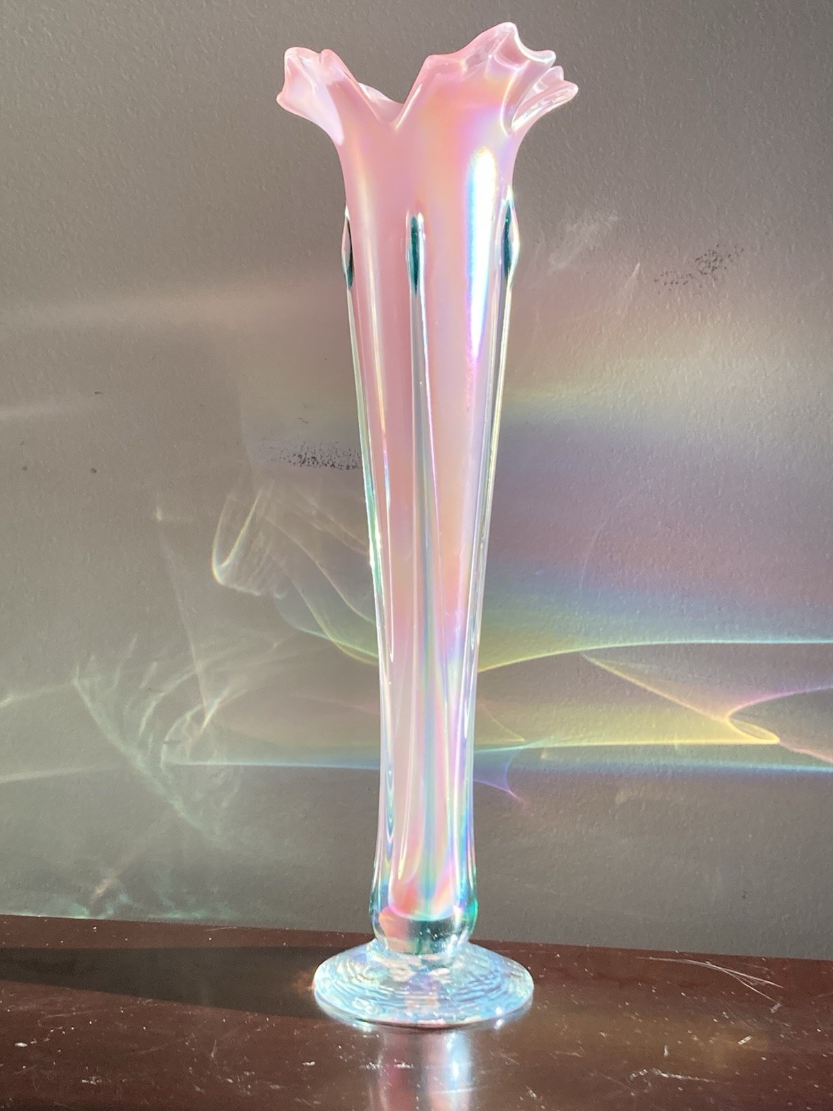 R Mynatt Aurene Pink Iridescent Footed Art Studio Glass Vase Artist Signed 2002