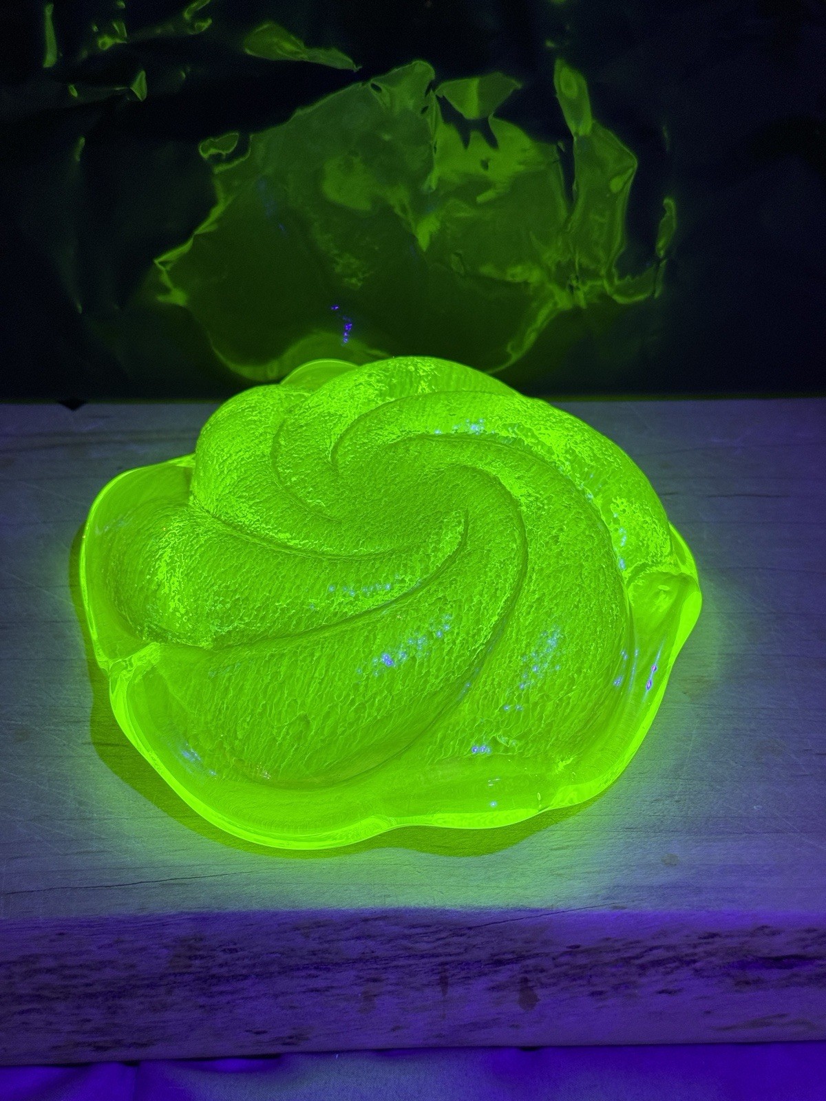 Fenton Topaz Uranium Vaseline Glass Swirl Ashtray 5-6 Inch Mint