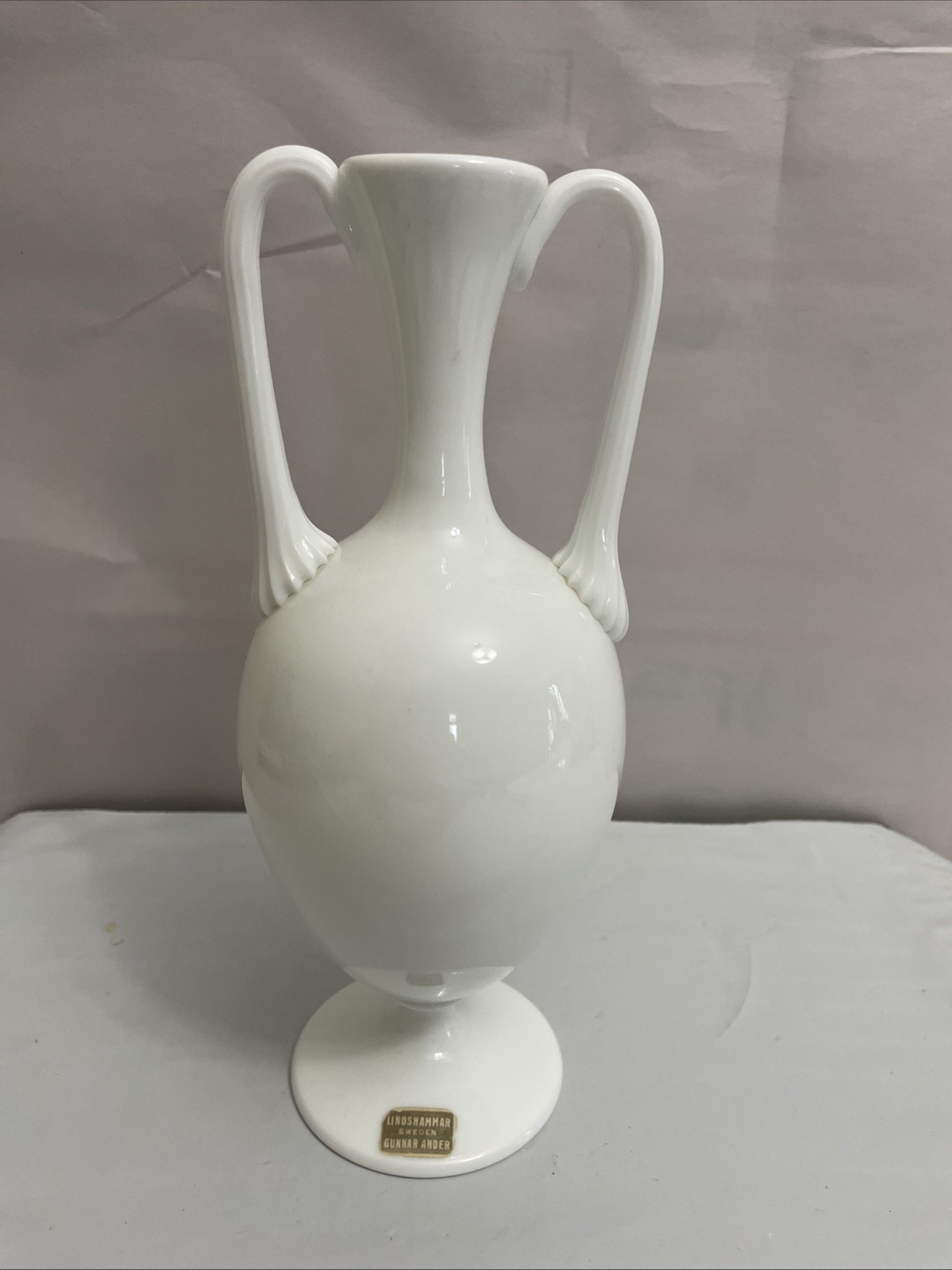 Gunnar Ander Lindshammar White Glass Vase 9.75”T