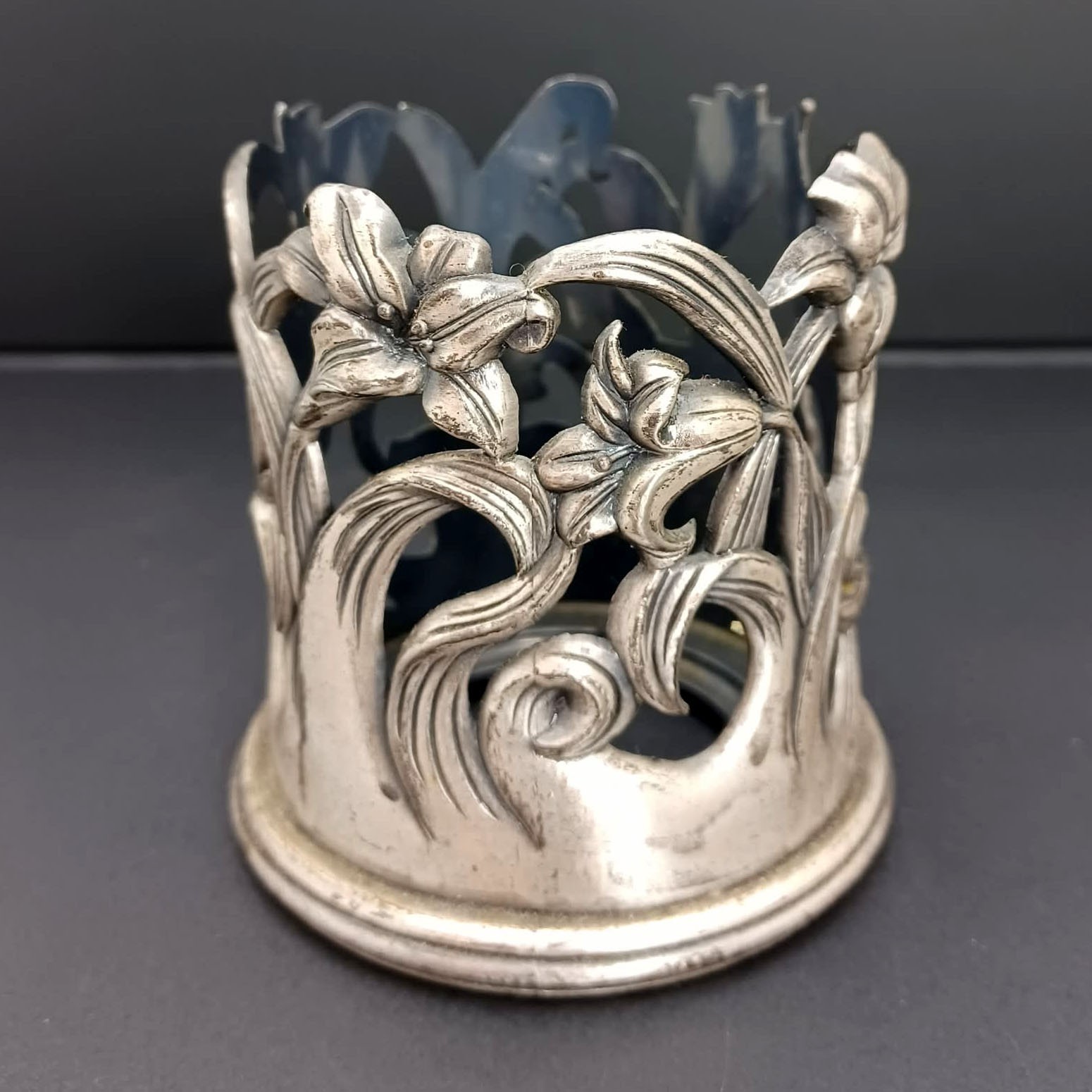 Vtg Silverstone Metal Lilies Flower Votive Candle Holder 3.75″ Easter Spring