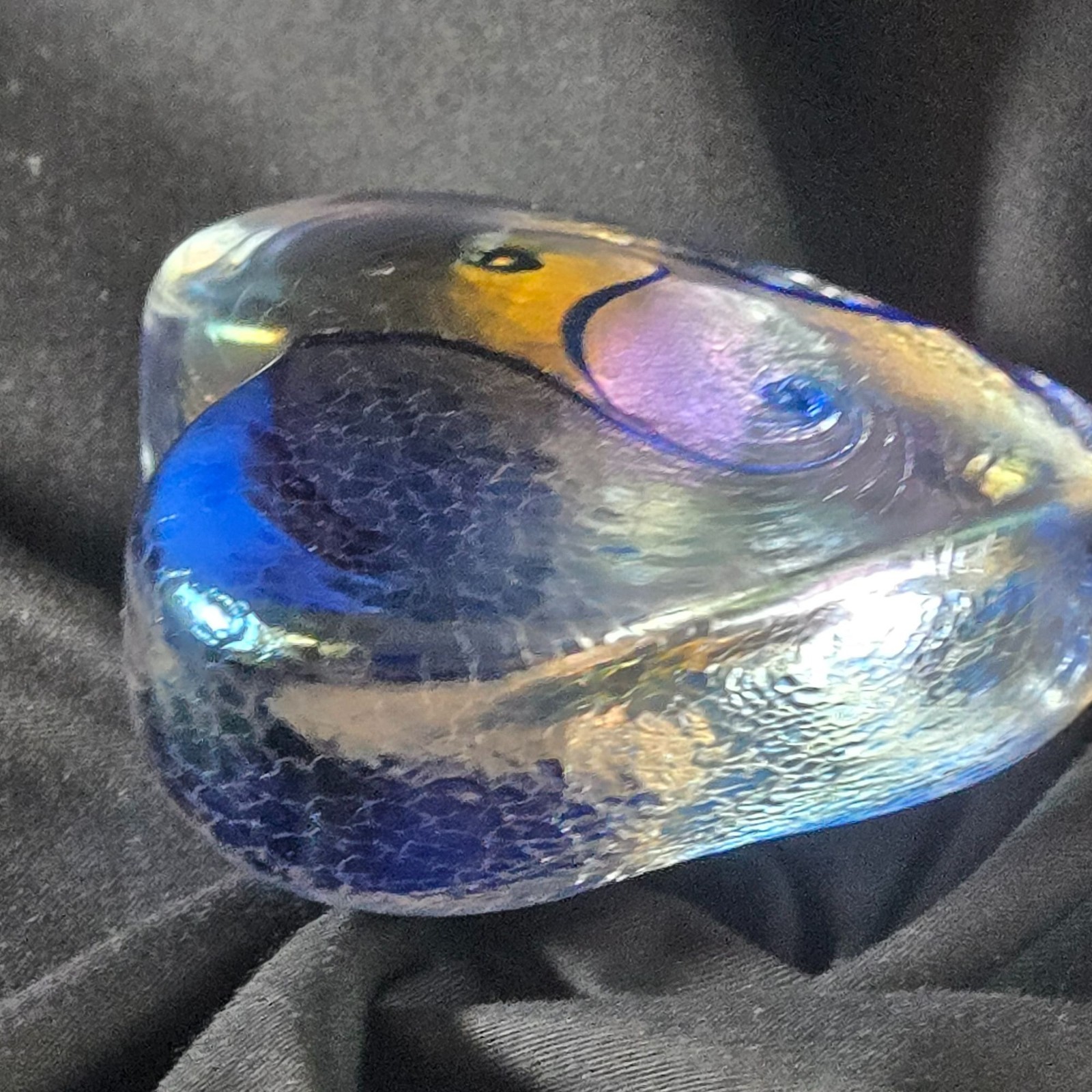 Robert Held Signed Art Glass Iridescent Swirl Heart Paperweight w Sticker Canada