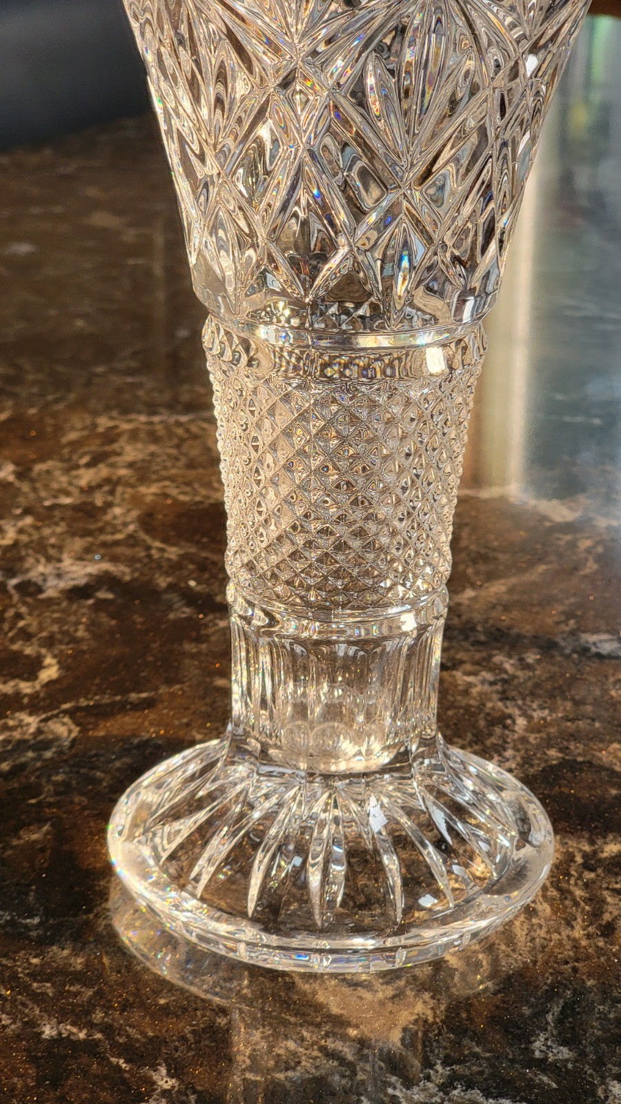 Shannon by Godinger Lead Crystal 14″ Vase Trumpet Diamond Point Pineapple *CHIP*