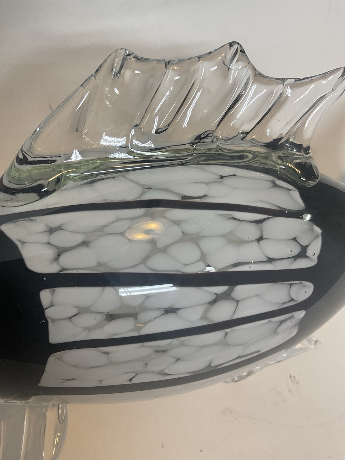 VTG Art Glass Fish Hand Blown Murano Style Figurine Aquarium BLACK WHITE CLEAR