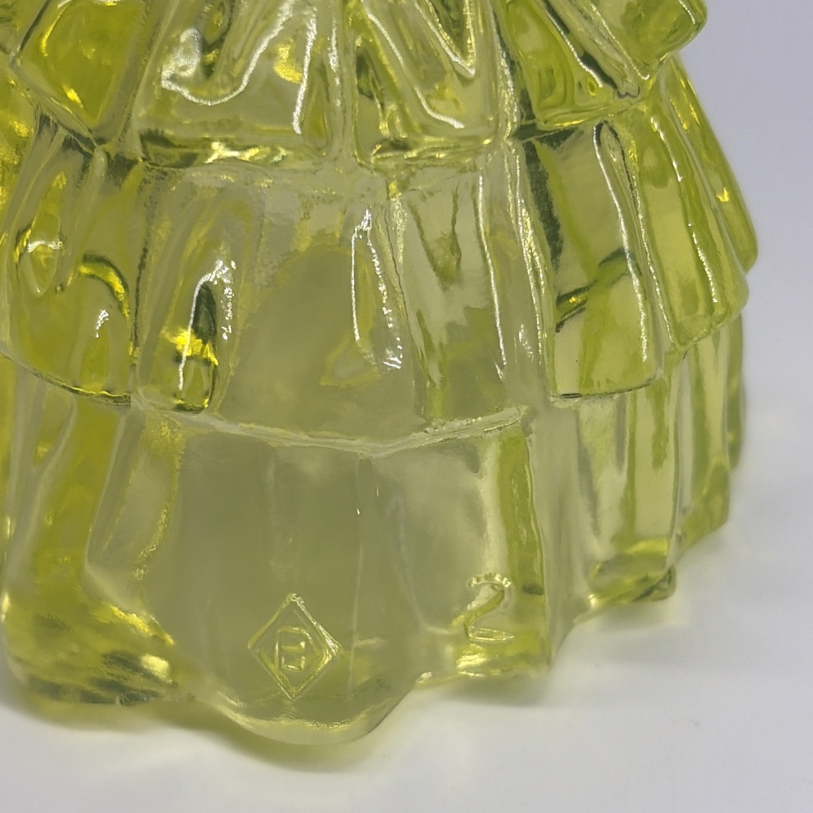 Boyd Louise Doll 4.25″ Firefly Vaseline Uranium Glass Figurine Bright UV Glow