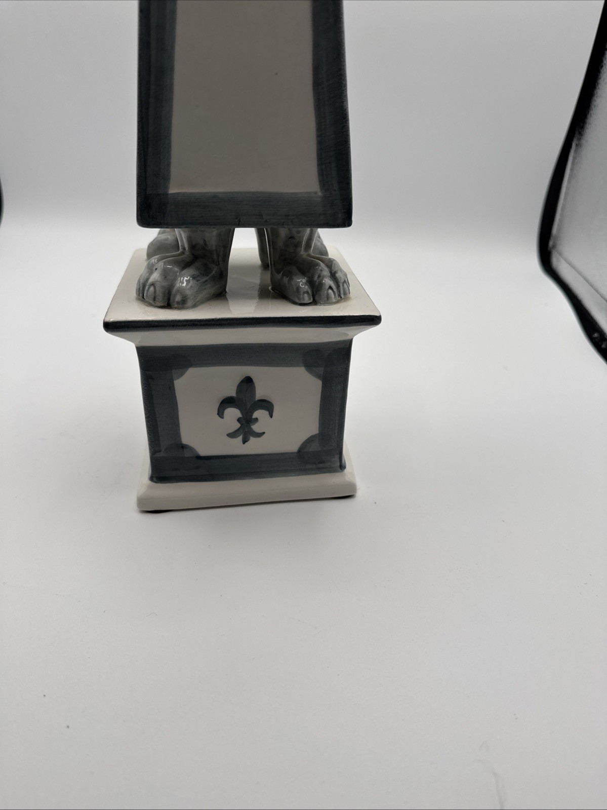 1960s Italian Ceramic White Obelisk Paw Feet 18 3/4 Inches