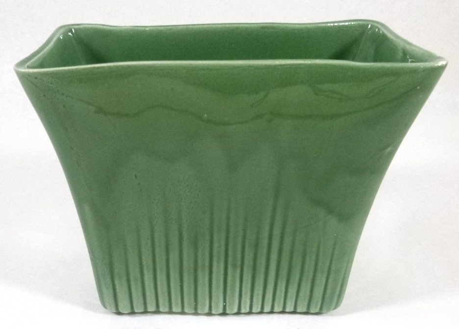 Vintage 1950s Mid Century MCM-USA Pottery Vase-Tapered Shape-Glazed Green-7″x6″