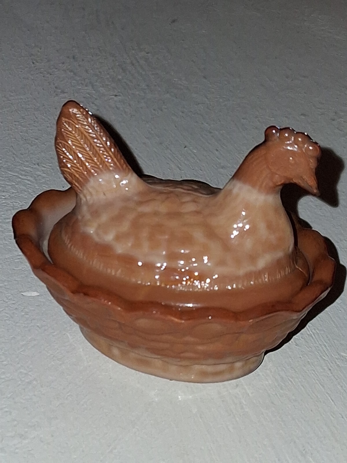 1 Boyd Hen on Nest Salt Cellar MINI 2″ GLOWS Brown Cream Swirl