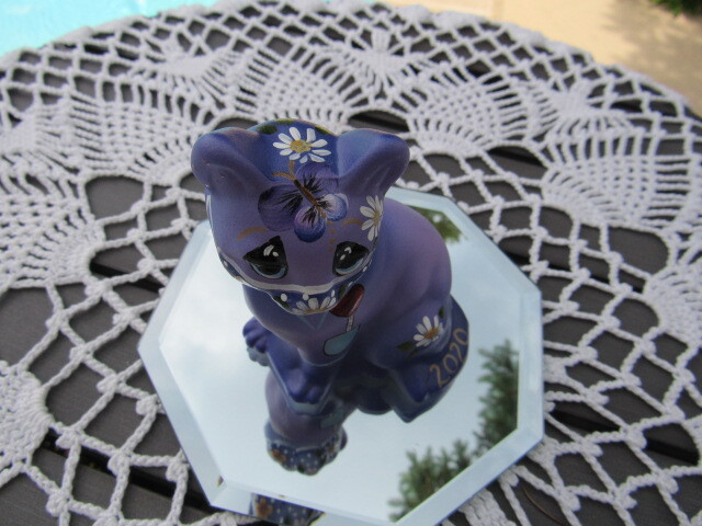 FENTON ART GLASS 2020 FGS “ONE DAY AT A TIME” SITTING CAT FIGURINE LE #10/50