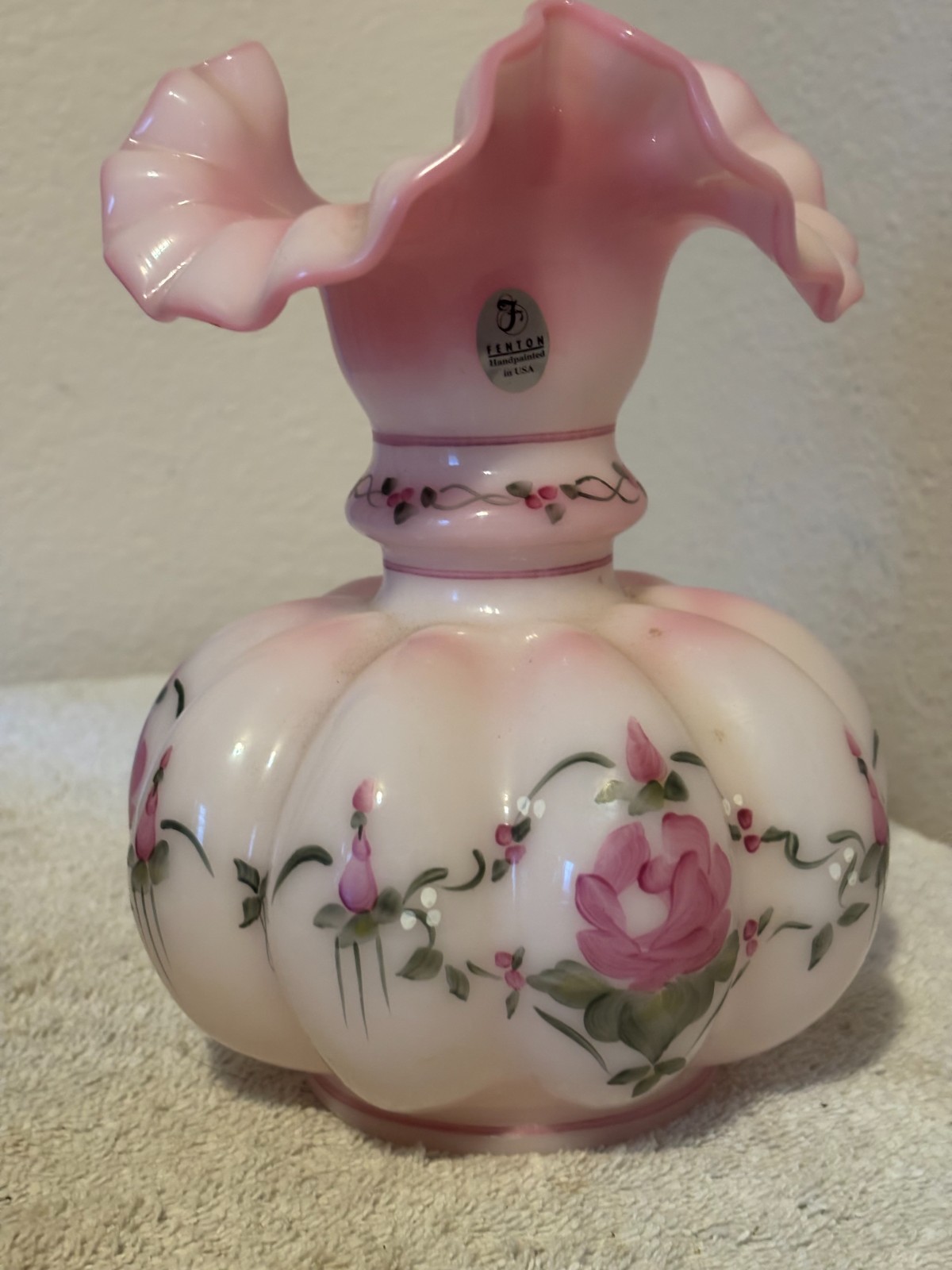 Fenton Messenger Exclusive 1997 Pink Melon Ruffled Glass Vase # 2694