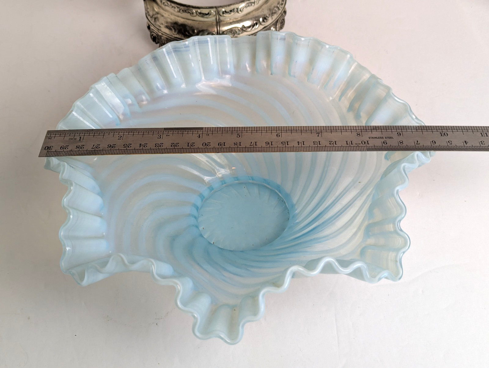 Vtg Fenton 10″ Blue Opalescent Ruffled Glass Brides Basket Silverplate Holder