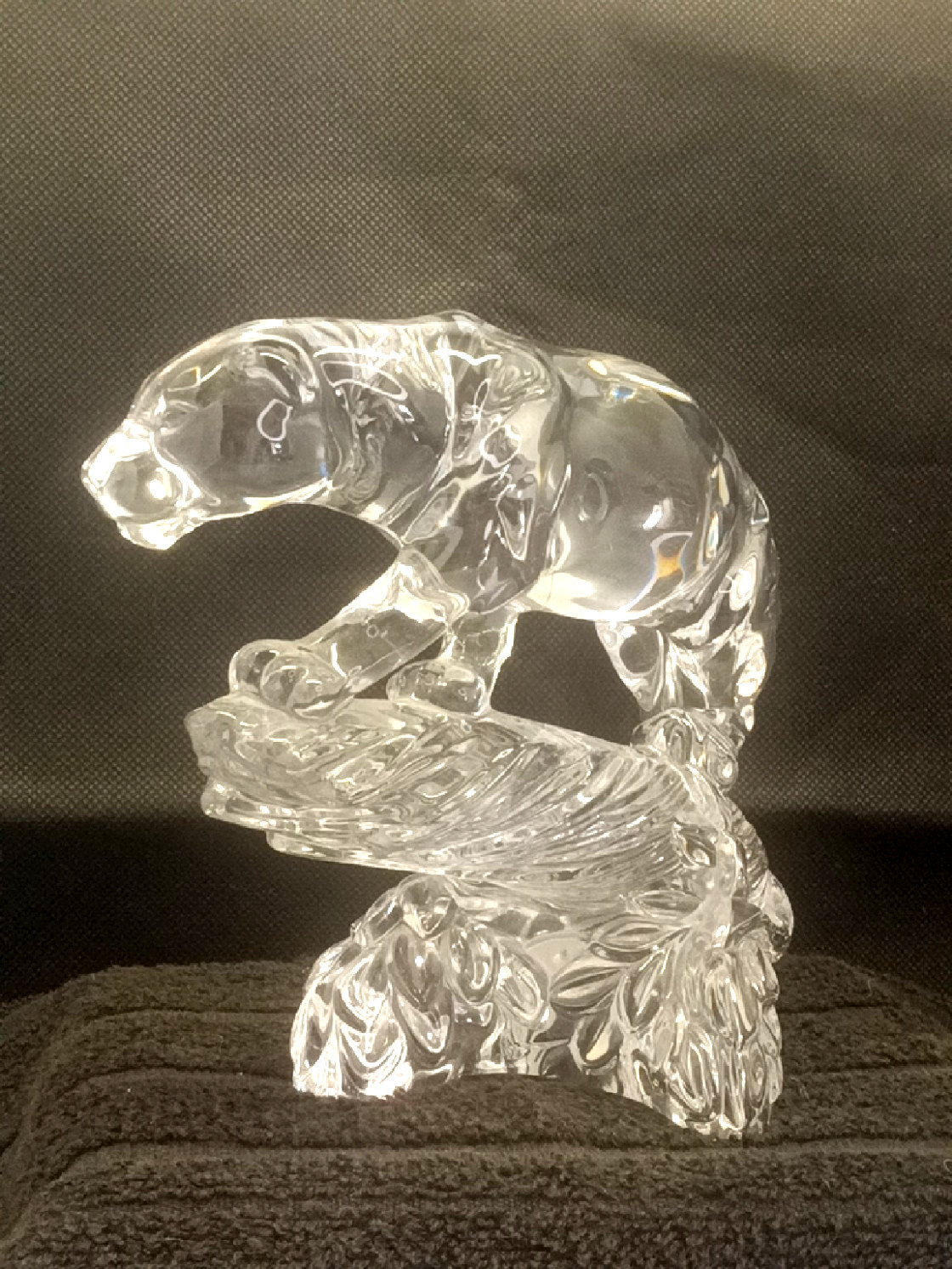 Crystal Jaguar #899 “Wonders of the Wild” 5.25″T x 6.5″L, 24% Lead Crystal (A)