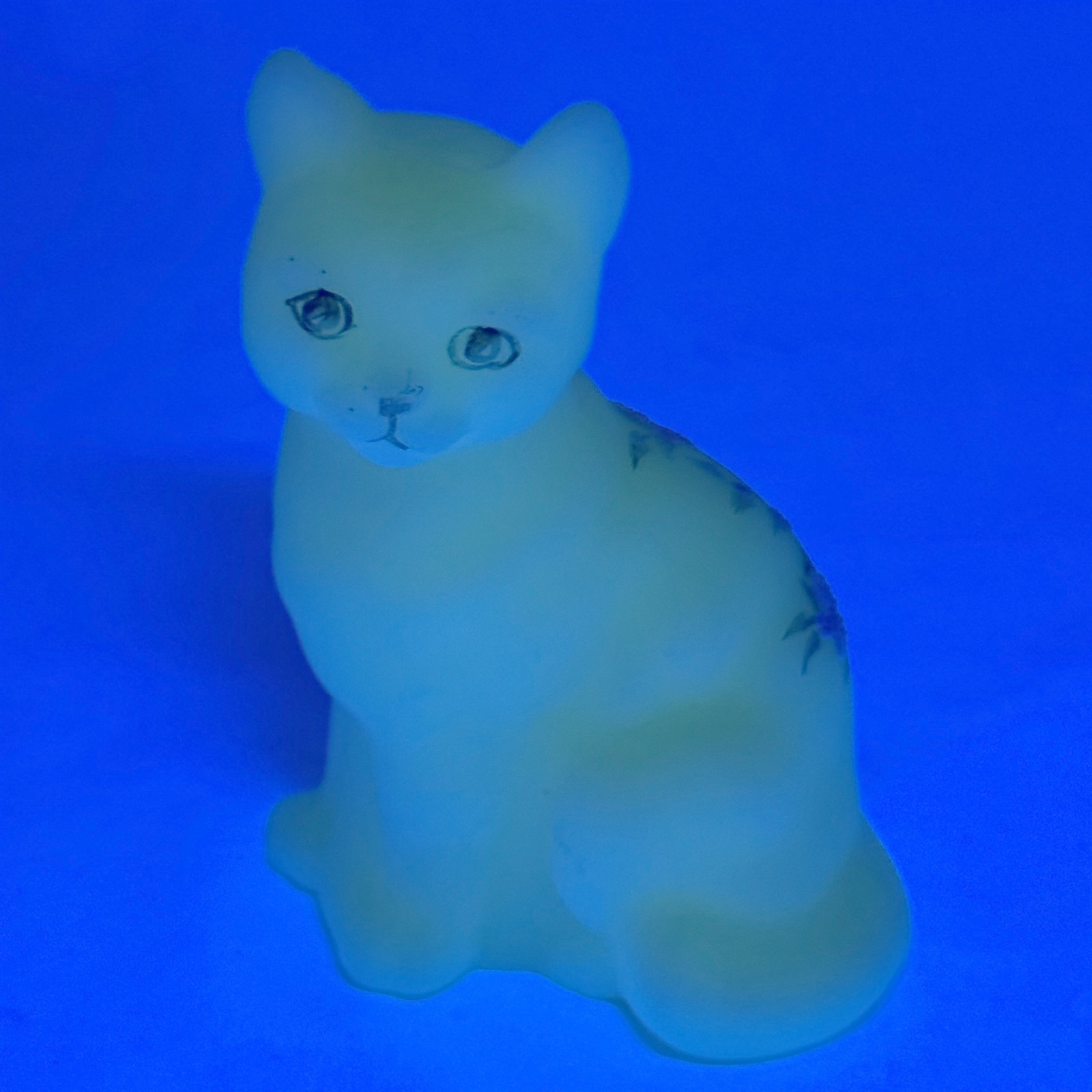 Fenton Sitting Cat Kitten Satin Custard Glass Uranium Hand Painted Vintage 1970s