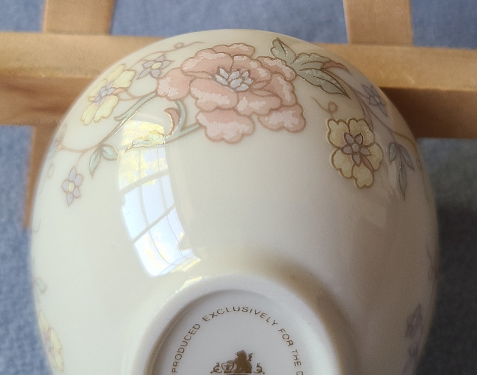 Pickard Danbury Mint Ivory Porcelain Easter Egg Box Fancy Flowers USA