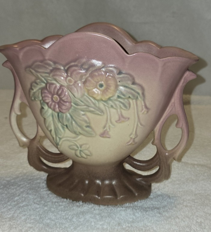VINTAGE HULL ART POTTERY 6-1/2″ WILDFLOWER VASE
