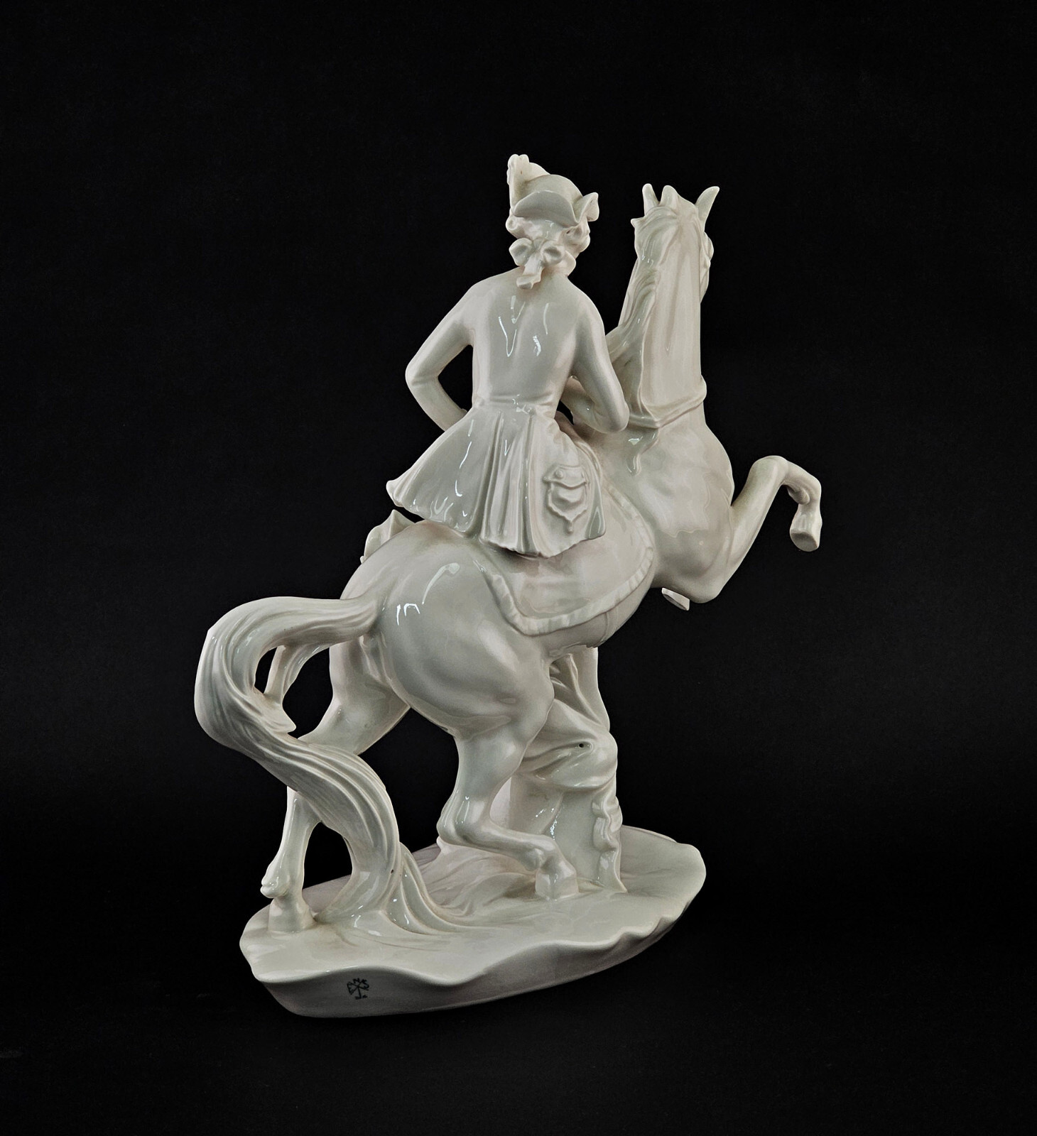 9941954-D Ens Porcelain Figure Countess Gosel On Horse White 33X15X33Cm