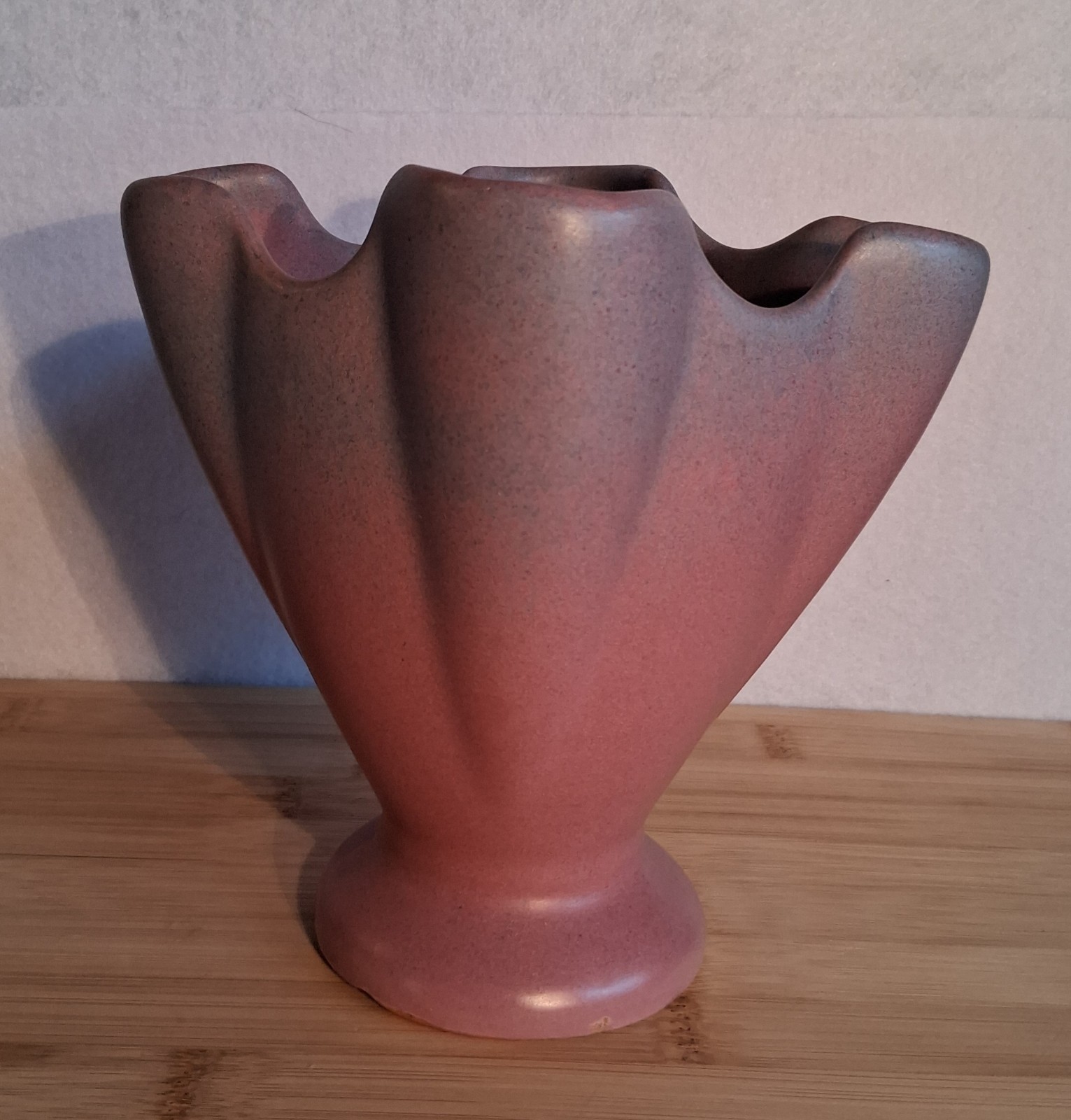 Vintage Niloak/Dickota Pottery Ozark Dawn Scalloped Vase