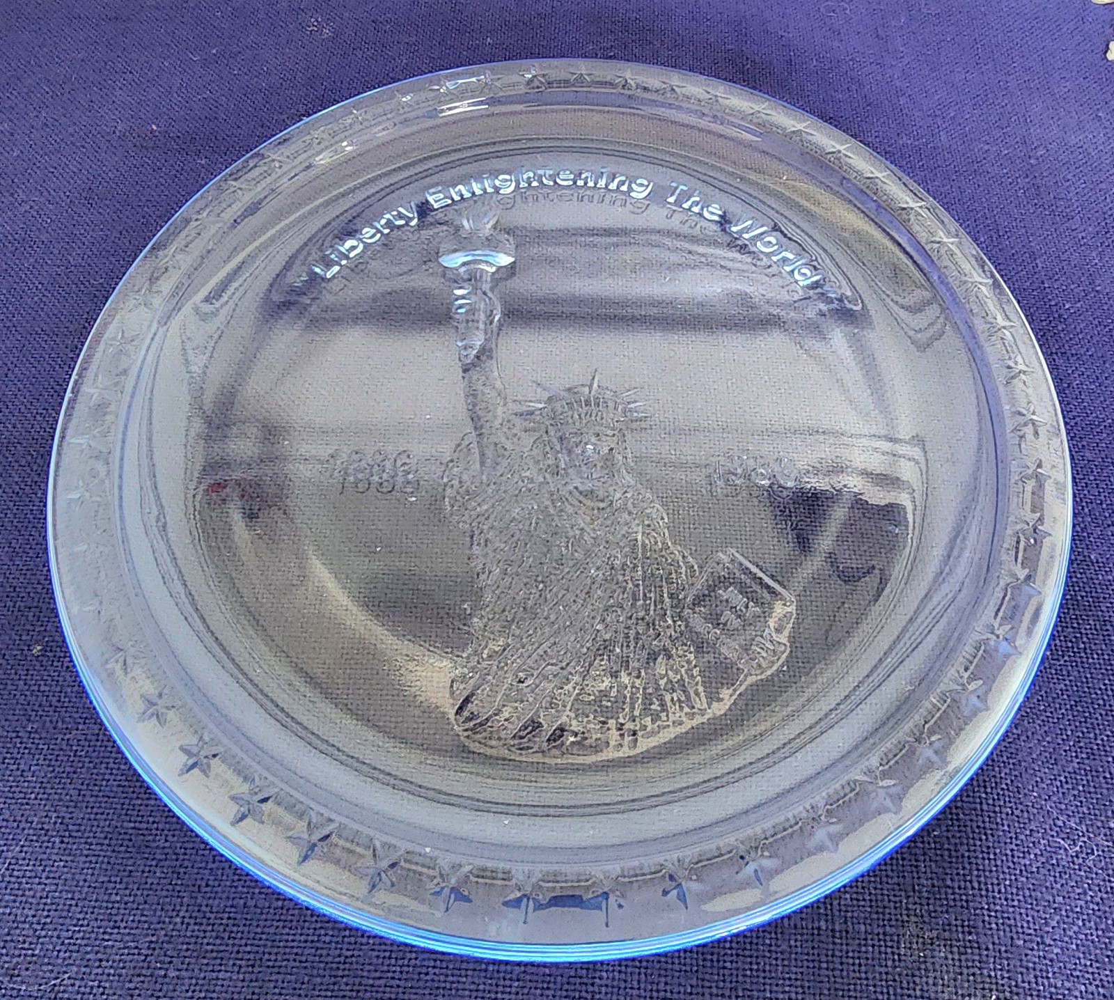 Tiara Indiana Glass Ice Blue Statue of Liberty Commemorative 8″ Collector Plate