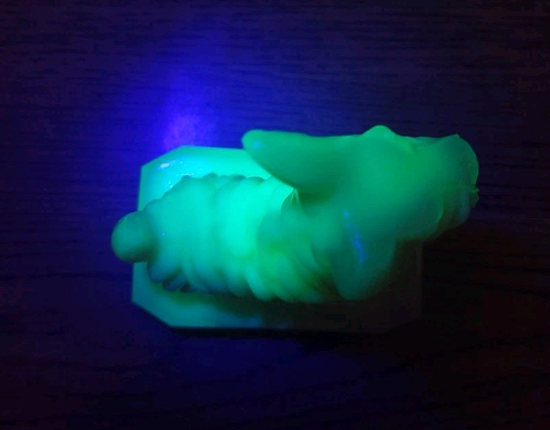 Boyd Art Glass JB Scottie Dog Figurine Ivory Blush Slag Glows Bright EC