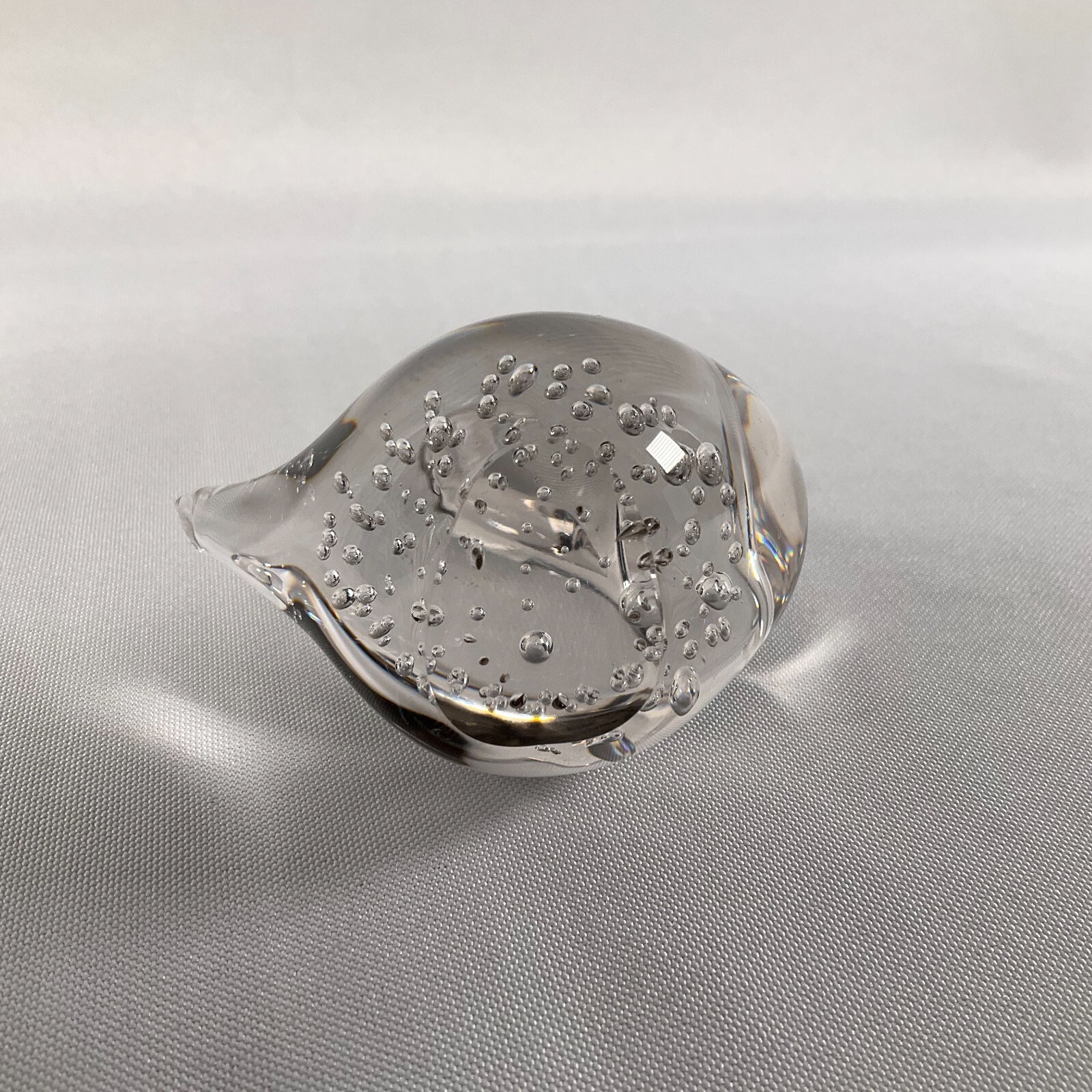 Crystal Swan Paperweight Controlled Bubble Ground Base 4″