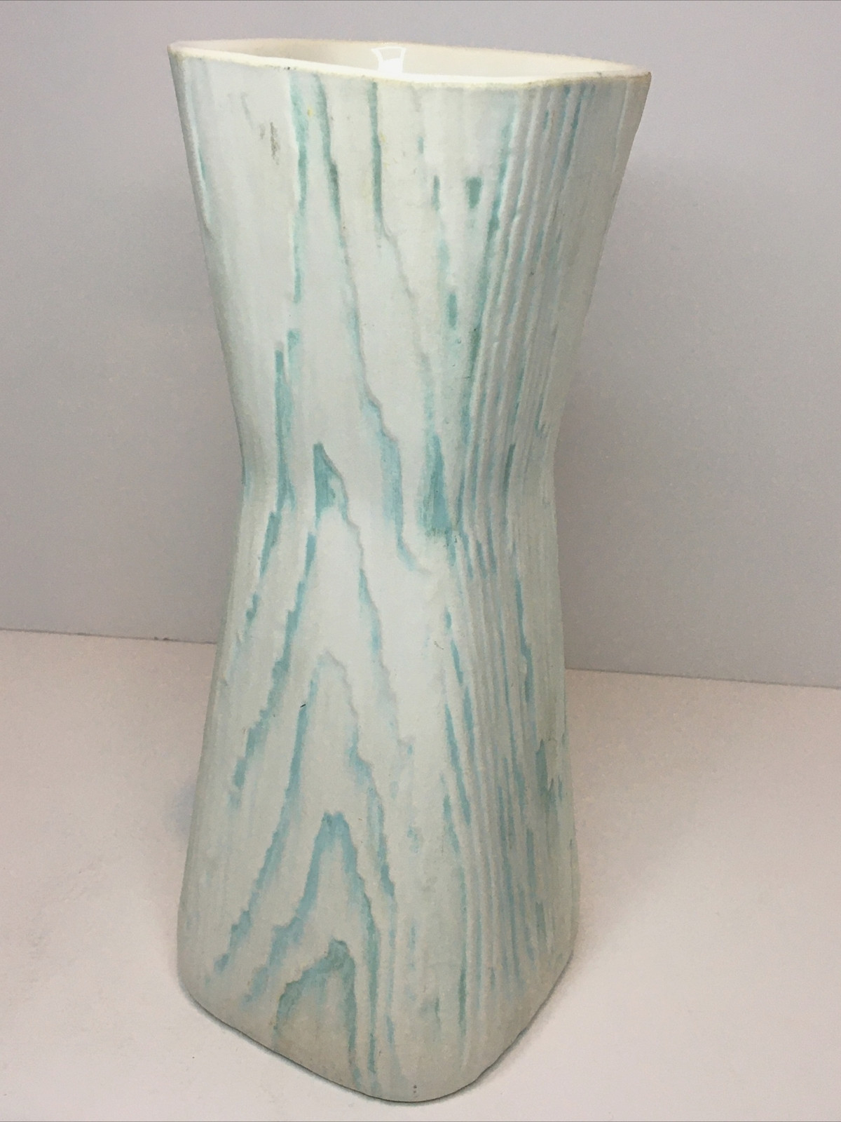 Shawnee Art Pottery Vase #1210 White Blue Fairywood 10 1/4″ Vintage USA
