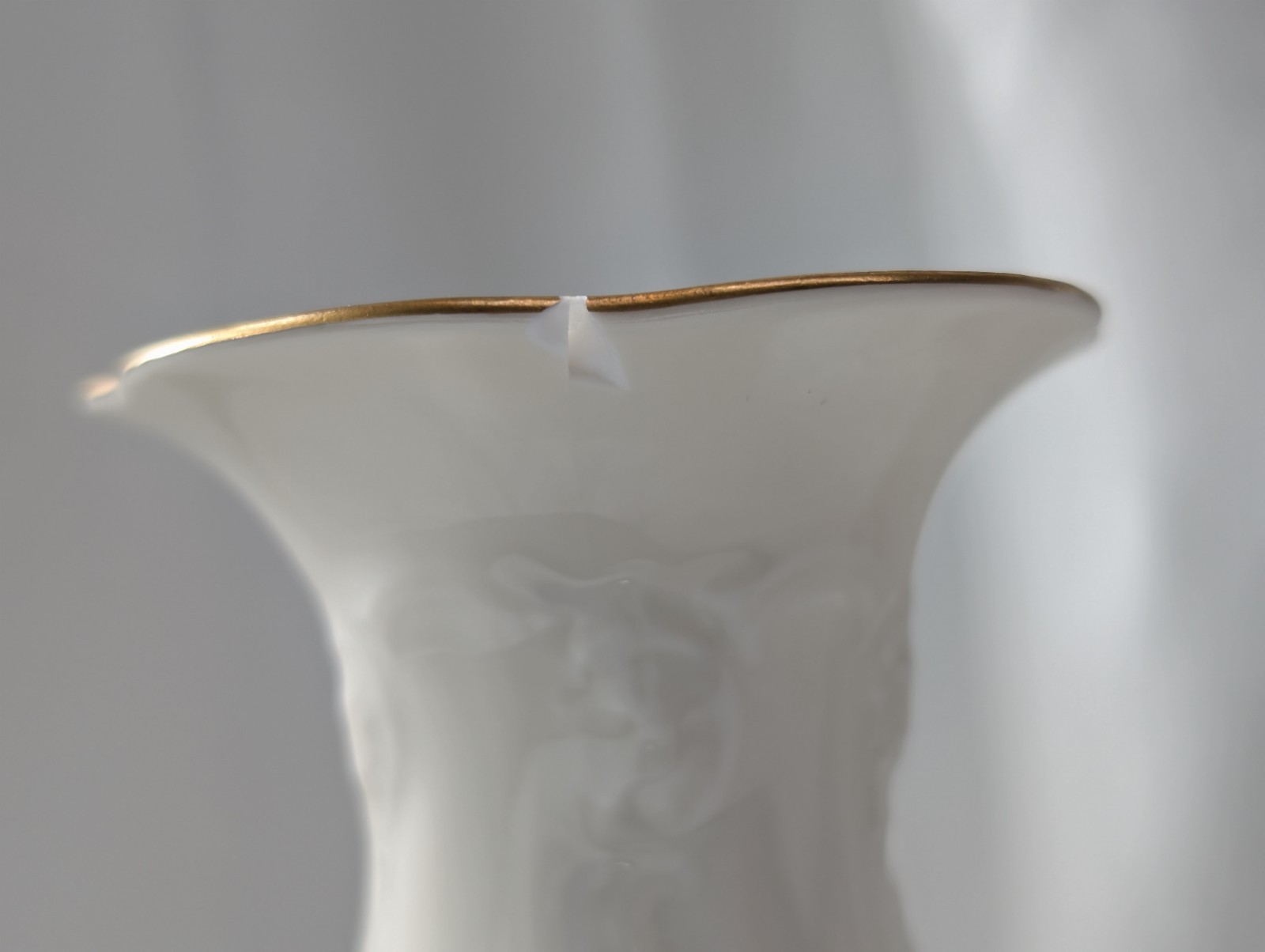Rosenthal Classic Rose Monbijou 4.5″ Mini Vase Flared Glossy Germany FLAW READ