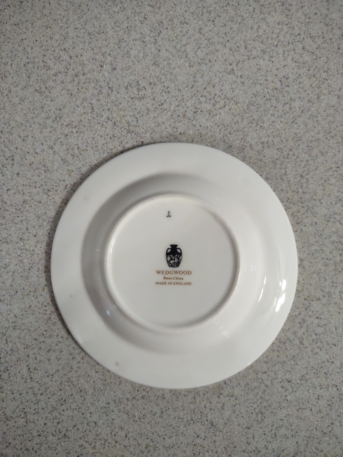 Wedgewood Vintage Cigarette Ashtray Fine China Made In England 4.5″ White & Gold