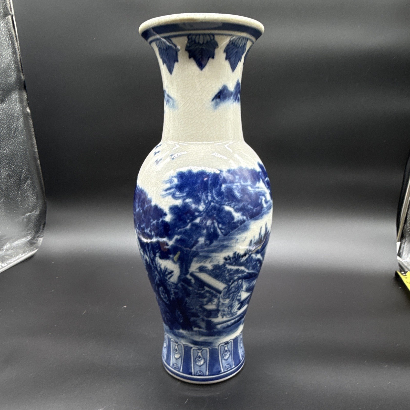 VTG Porcelain vase with blue and white landscape decoration, Chinese origin