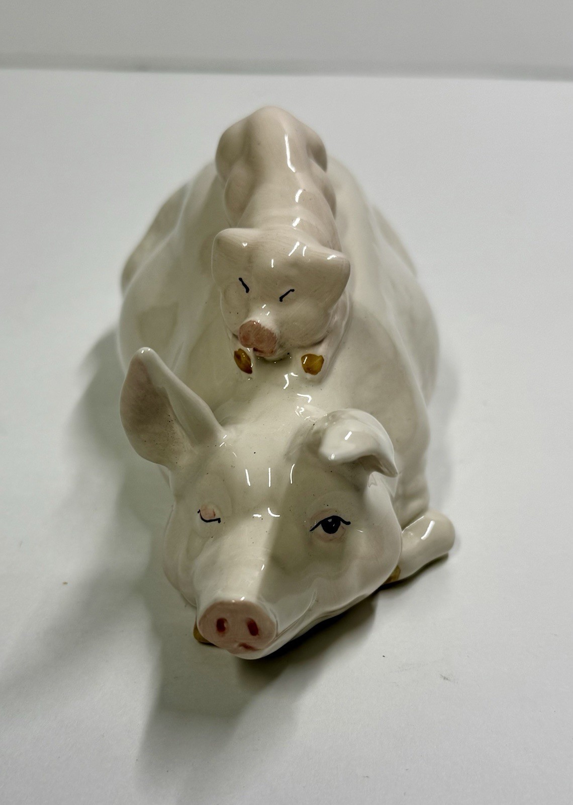 Vtg Beswick England 6.75” Mother Sow Pig & Piglet Piggy Back Porcelain Figurine