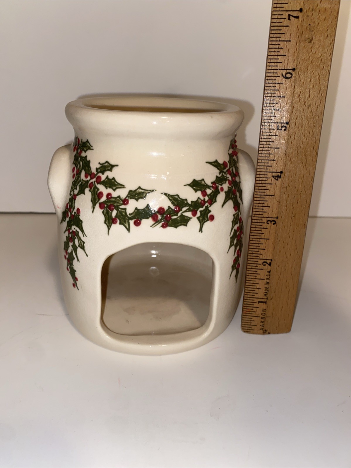 RARE Helen Berg Salmon Falls Stoneware Dover White Slip Cast Tart Warmer Holly