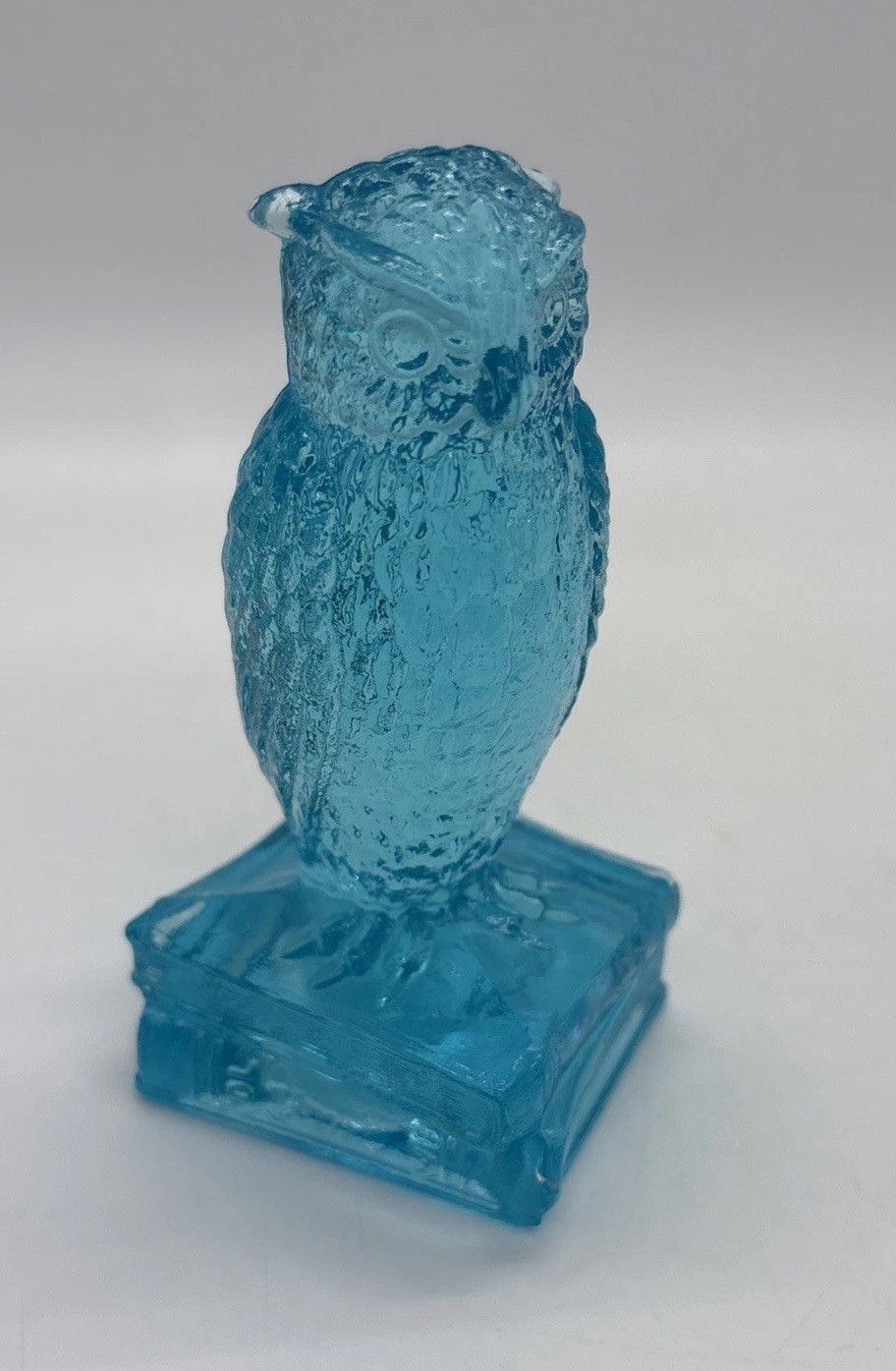 Degenhart Glass Wise Old Owl on Books Blue / GLOWS – D Mark On Bottom 3.5”
