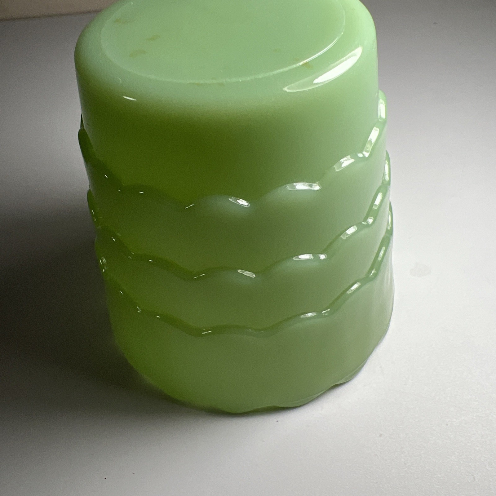 Vtg. 3.5″ Fire King Jadeite Glass Flower Pot