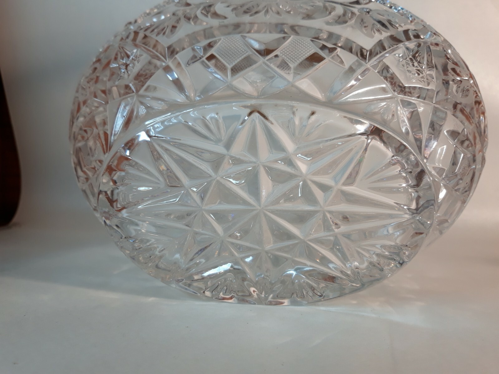 Large CLEAR Cut CRYSTAL BASKET IN DIAMOND/STARBURST PATTERN USED 💎 8″
