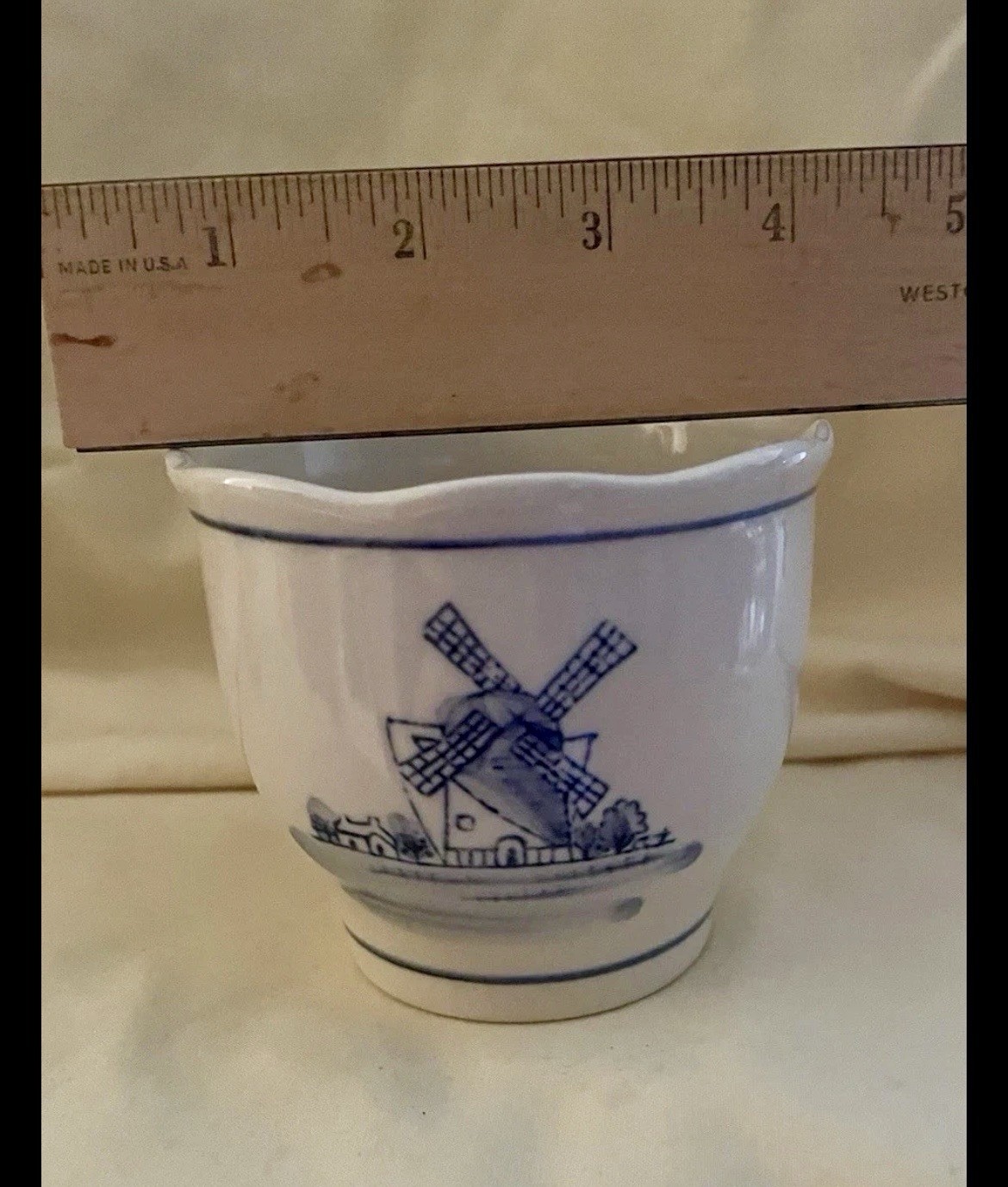 Delft Style bowl, Bulb Planter. Windmill Design. 2-1/2” H. Excellent Cond. Gris