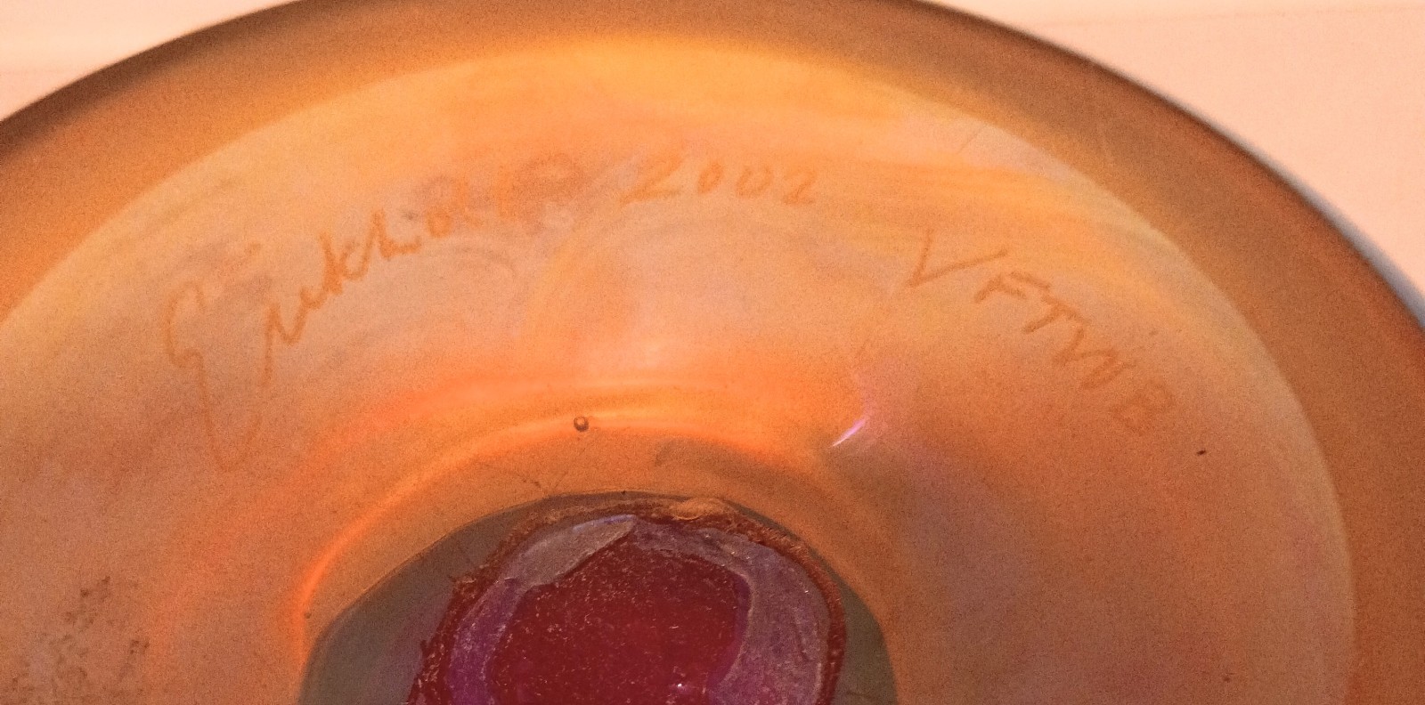2002 Signed 9.75″ Robert Eickholt Red & Gold Footed Art Glass Vase